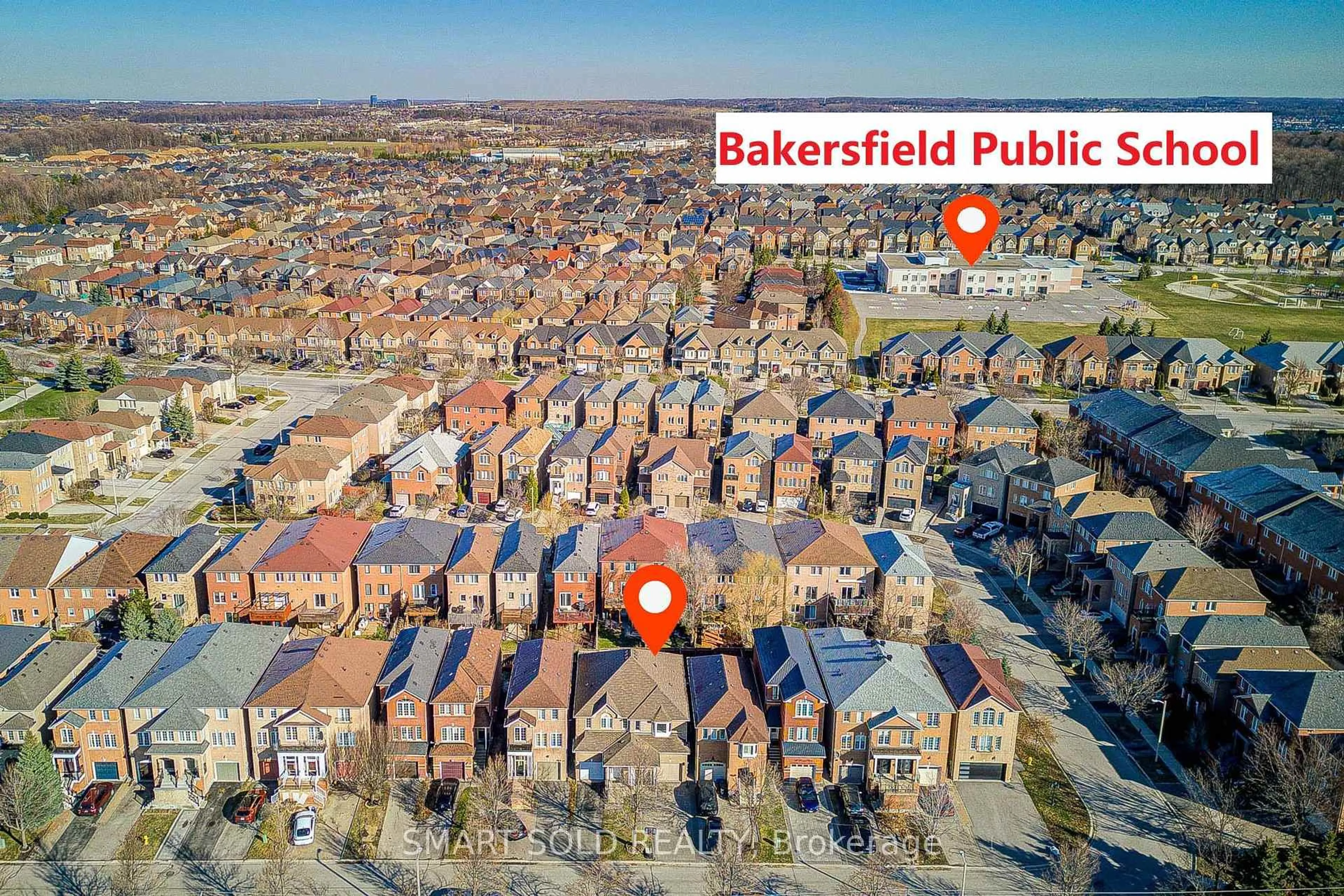 A pic from outside/outdoor area/front of a property/back of a property/a pic from drone, street for 123 Sassafras Circ, Vaughan Ontario L4J 8M9