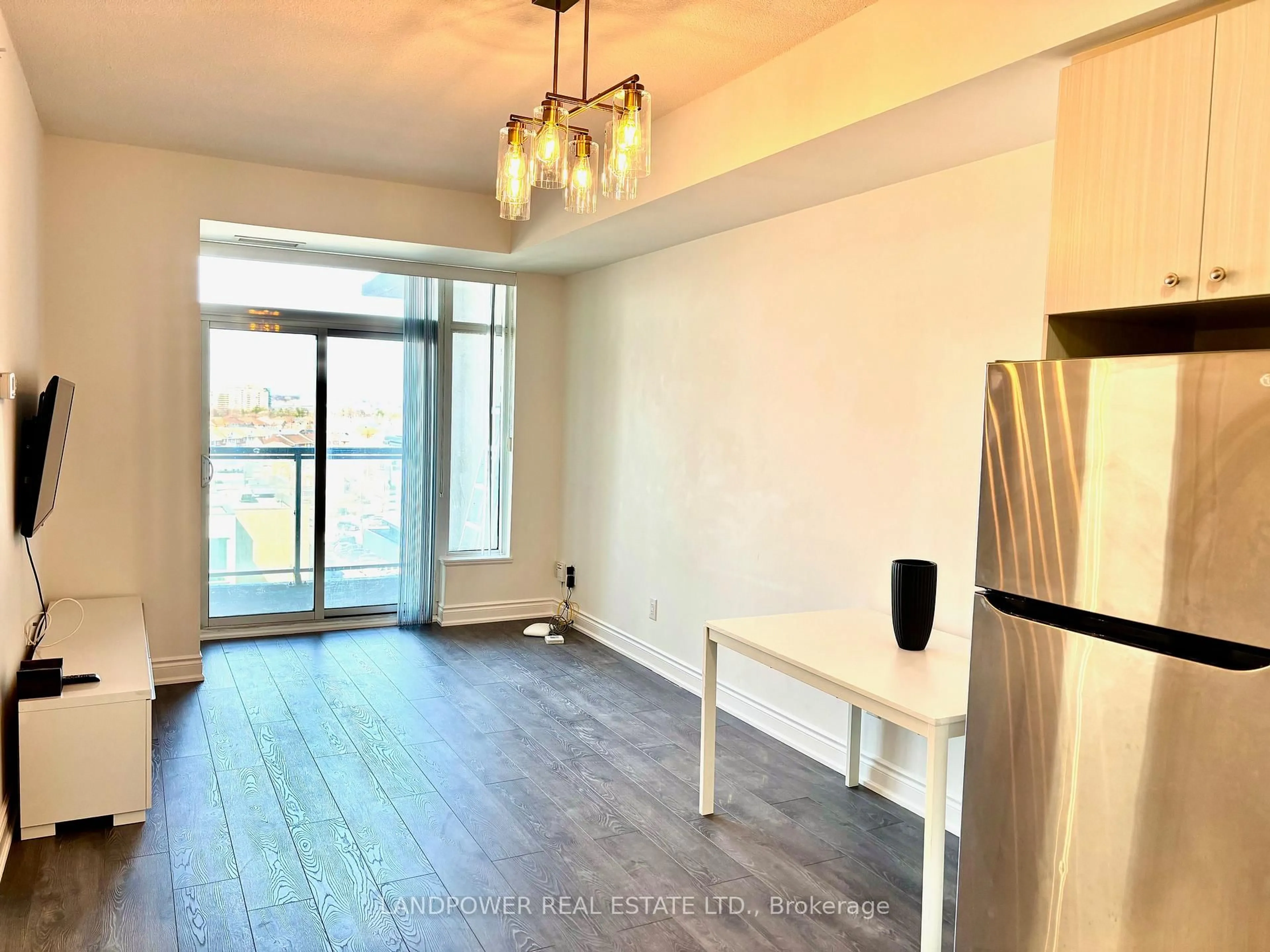 A pic of a room for 8323 Kennedy Rd #903, Markham Ontario L3R 5W7