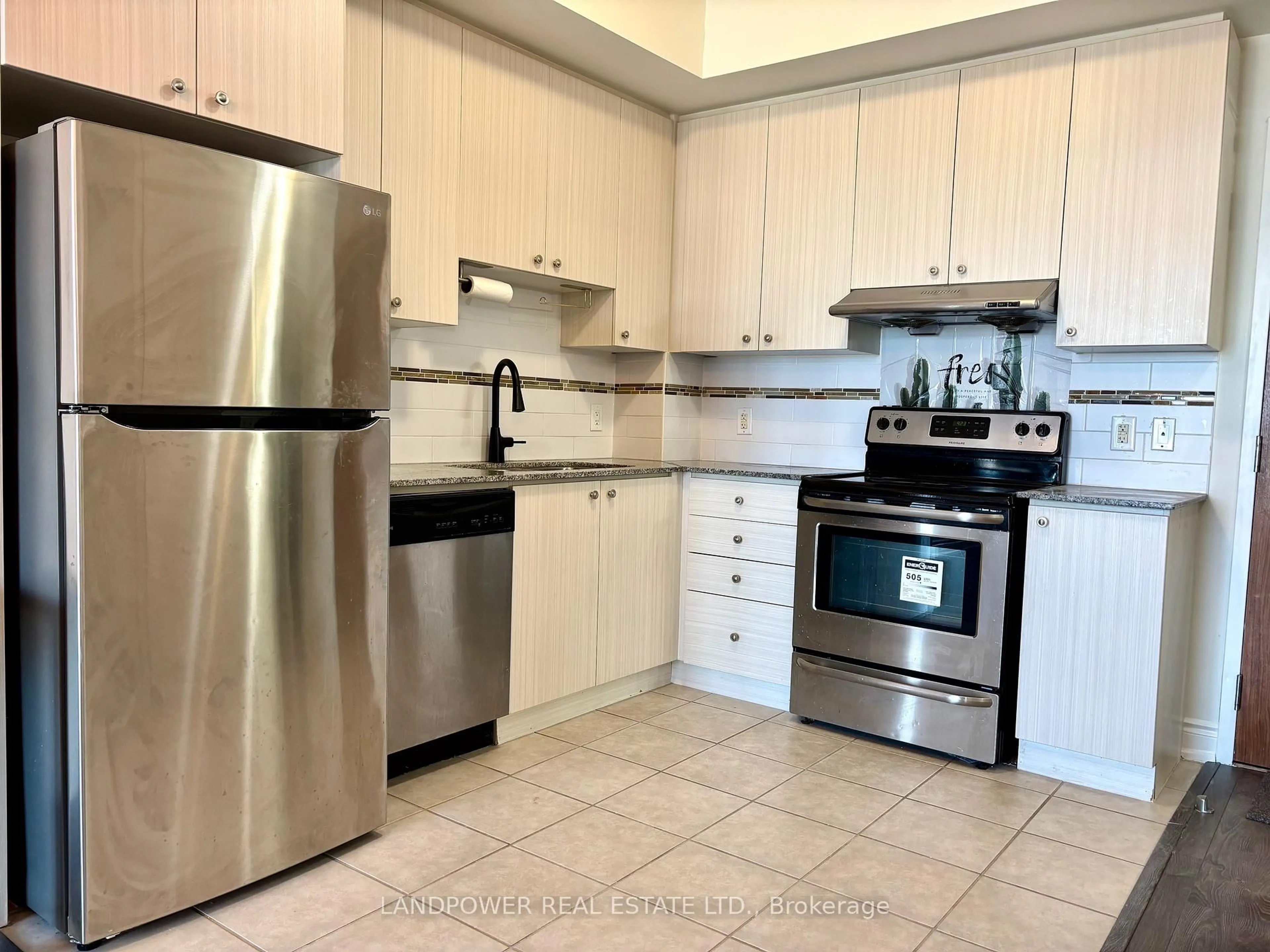 Standard kitchen, ceramic/tile floor for 8323 Kennedy Rd #903, Markham Ontario L3R 5W7