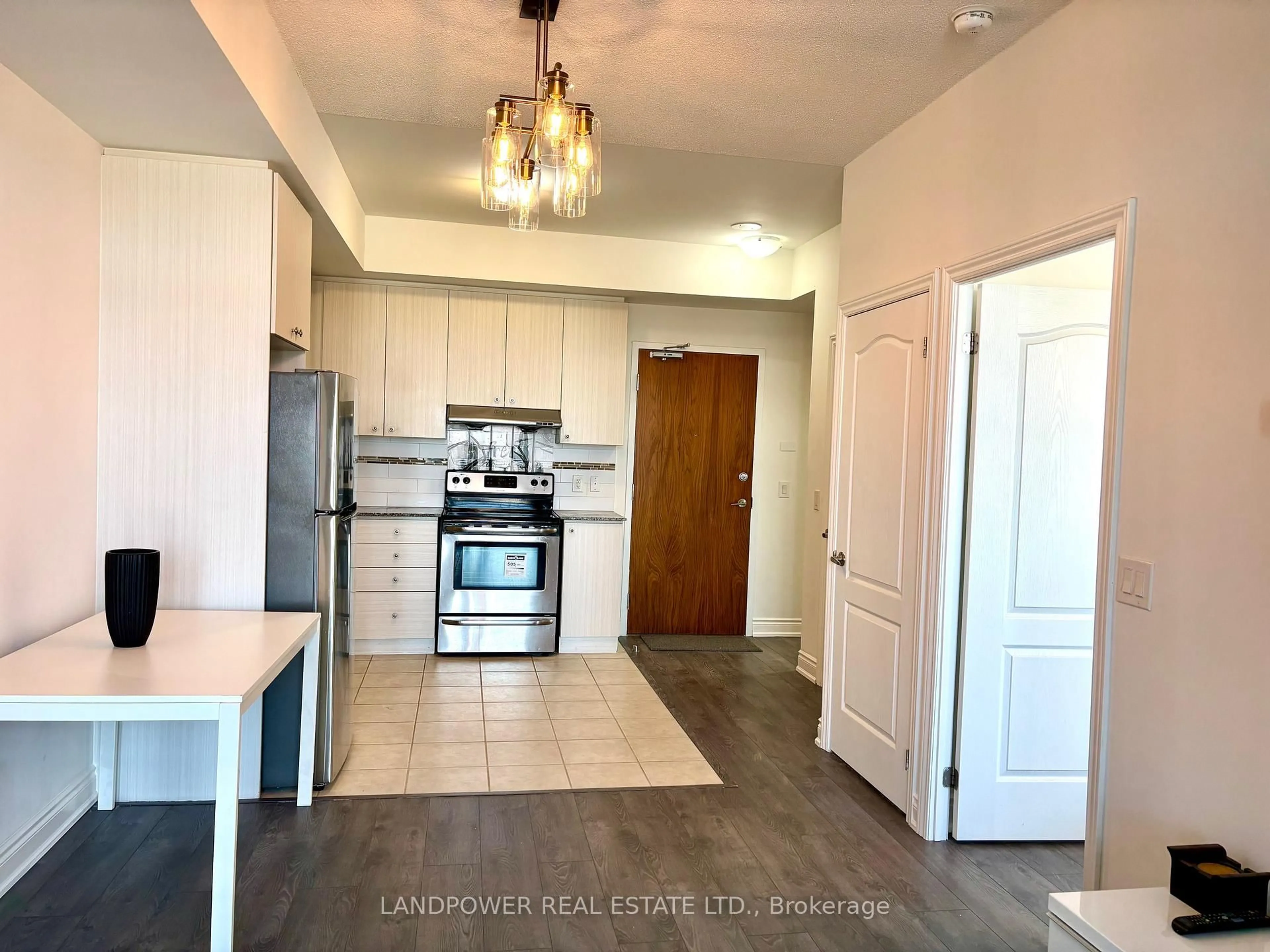 Unknown for 8323 Kennedy Rd #903, Markham Ontario L3R 5W7