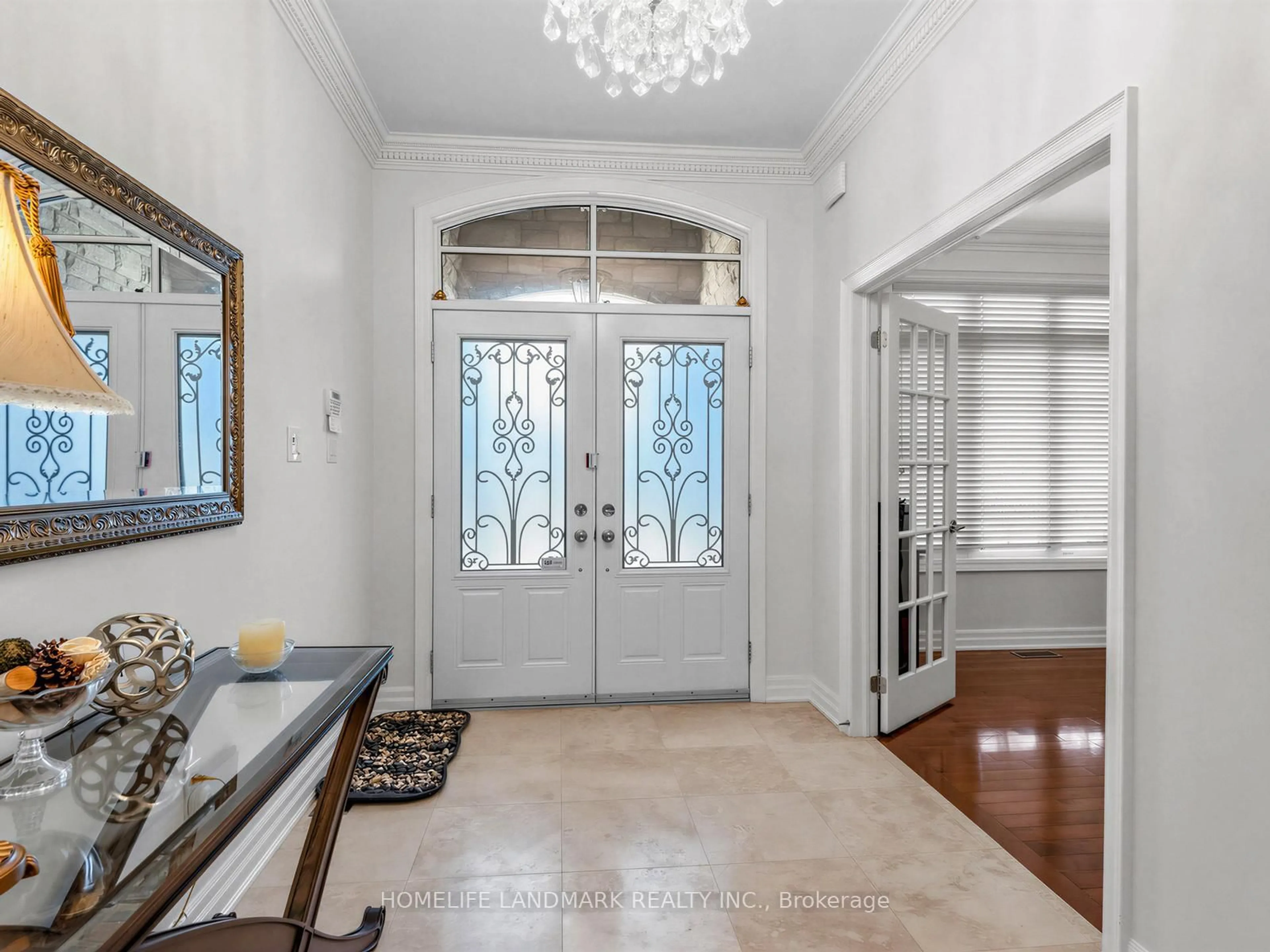 Indoor entryway for 59 Black Walnut Cres, Richmond Hill Ontario L4B 3S3