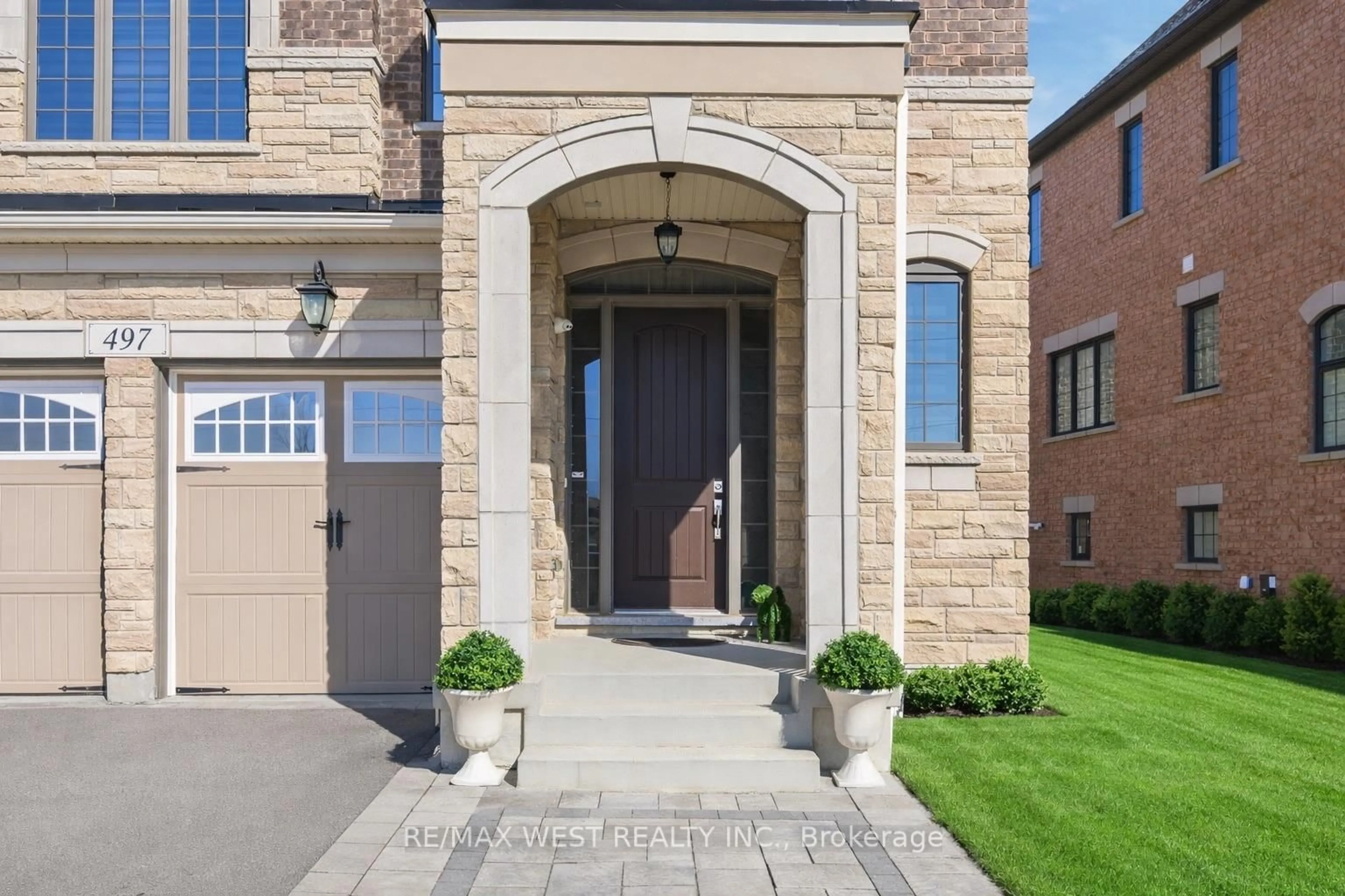Home with brick exterior material, street for 497 Kleinburg Summit Way, Vaughan Ontario L4H 4T5
