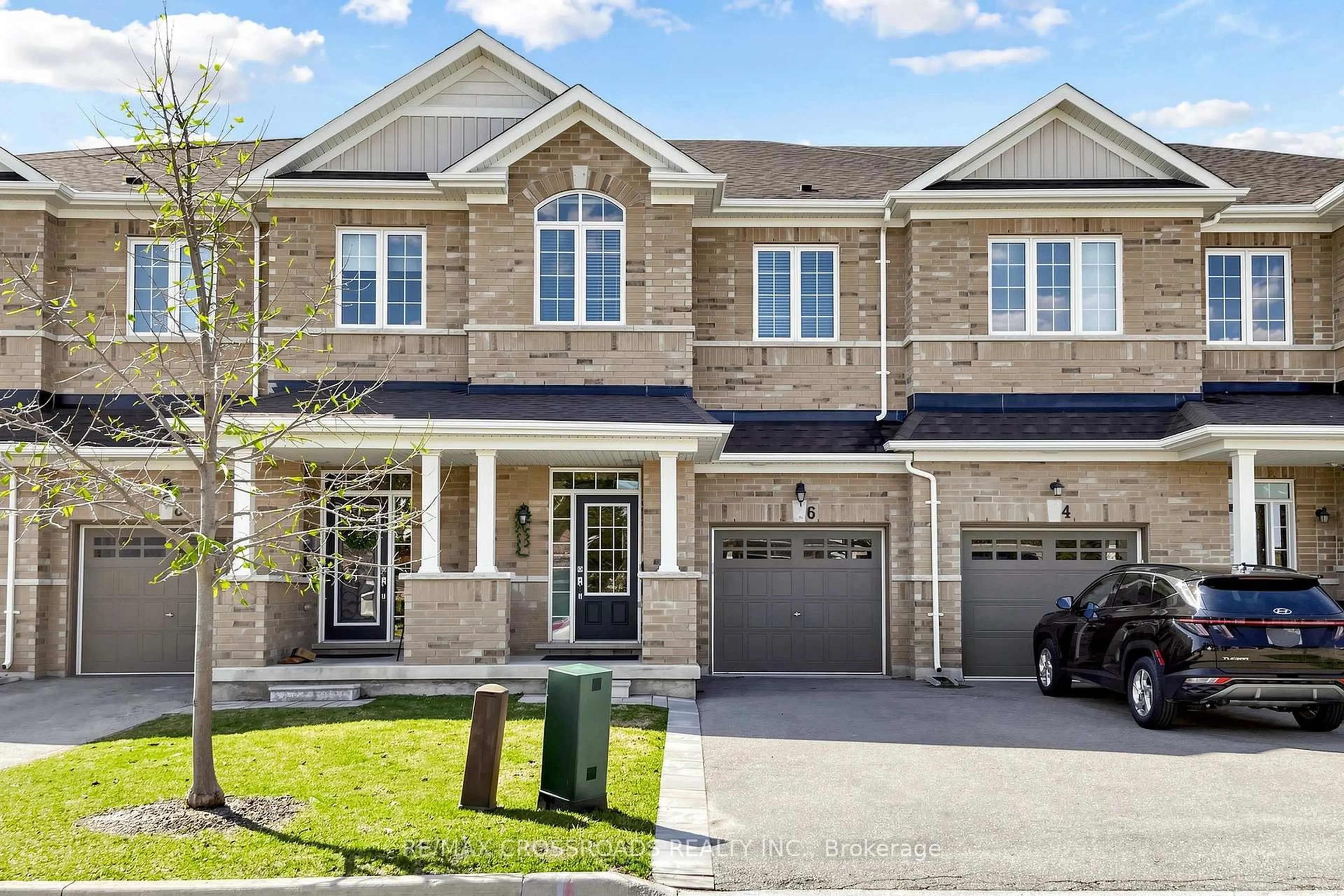 Home with brick exterior material, street for 6 Angela St, Bradford West Gwillimbury Ontario L3Z 0A2