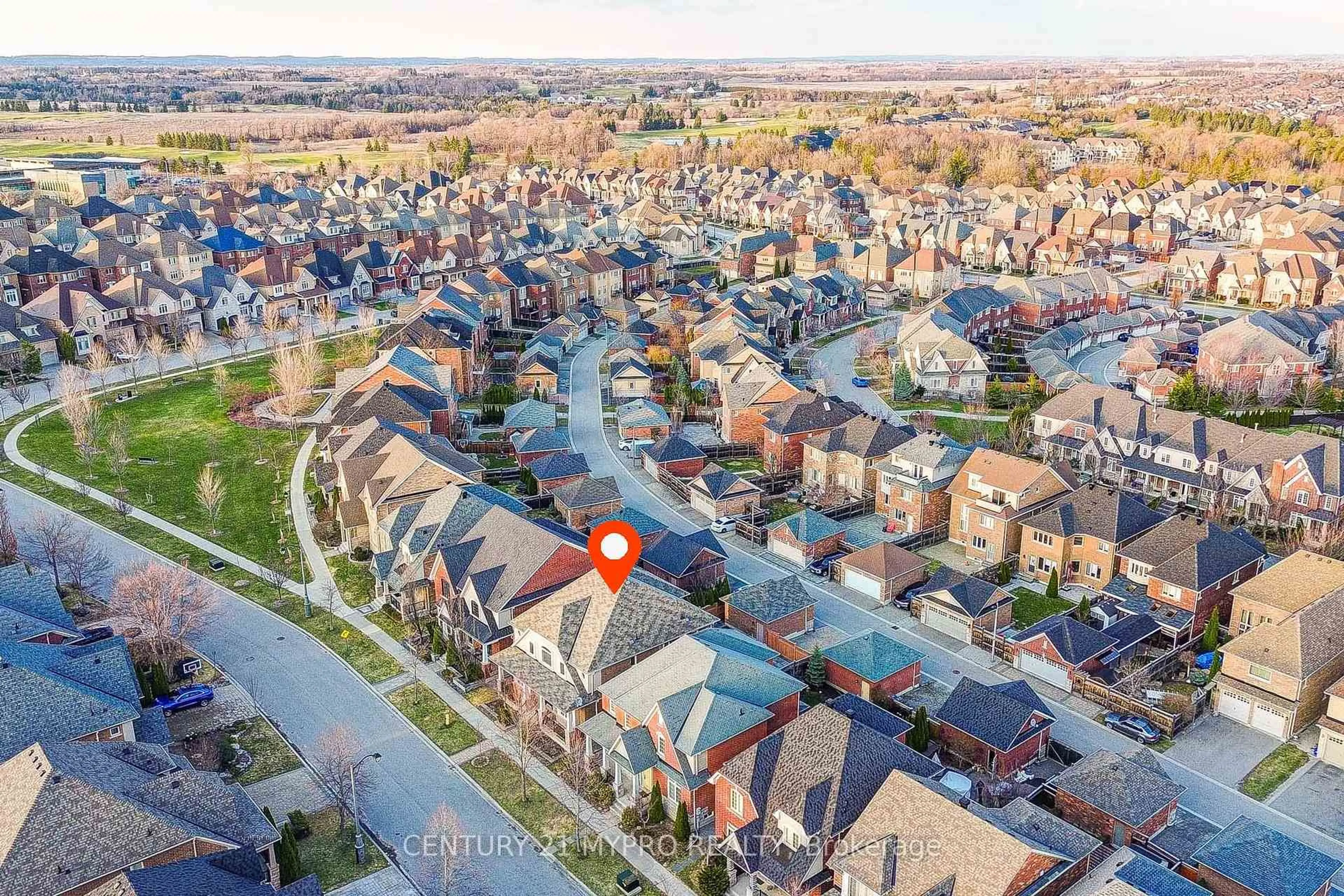 A pic from outside/outdoor area/front of a property/back of a property/a pic from drone, street for 64 Glengordon Cres, Markham Ontario L6C 0K1