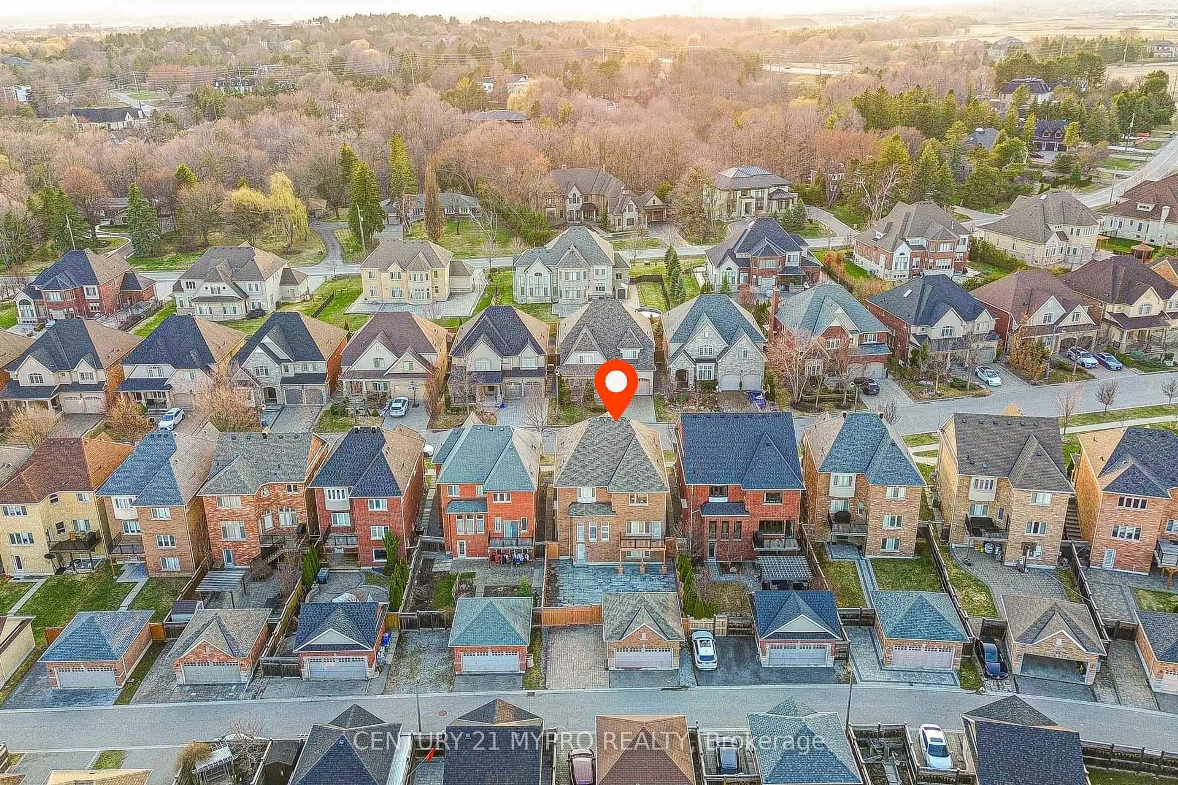 A pic from outside/outdoor area/front of a property/back of a property/a pic from drone, street for 64 Glengordon Cres, Markham Ontario L6C 0K1
