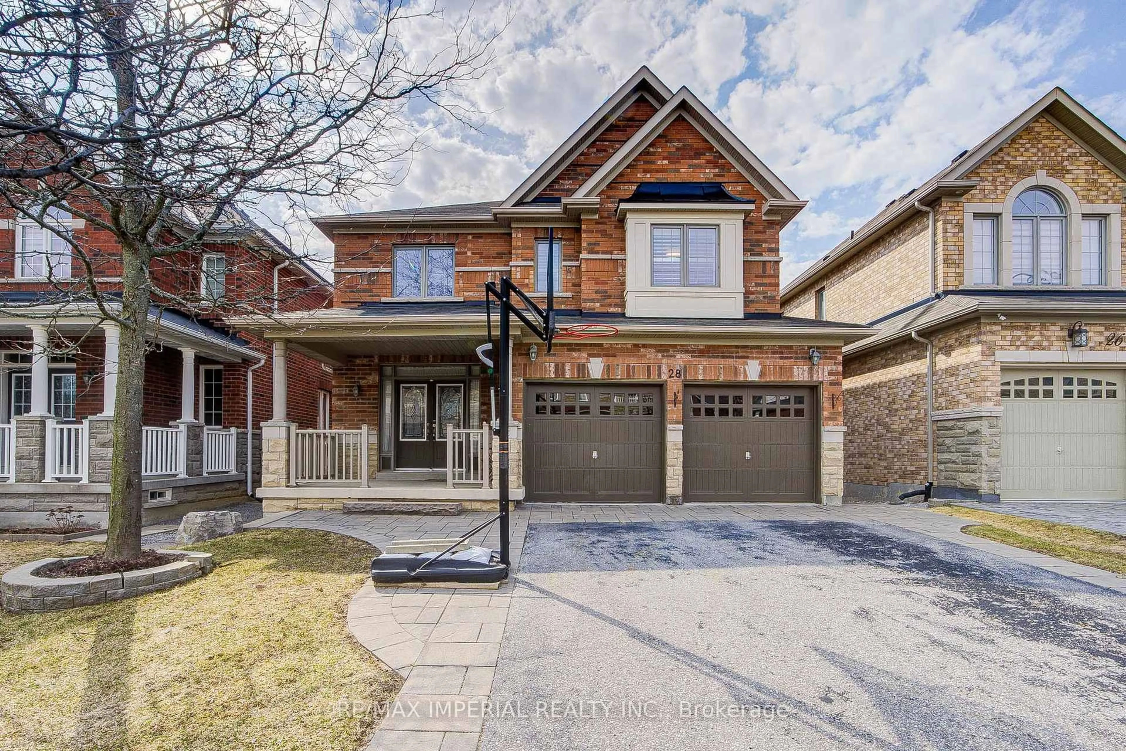 Home with brick exterior material, street for 28 Mancini Cres, Richmond Hill Ontario L4E 0T1