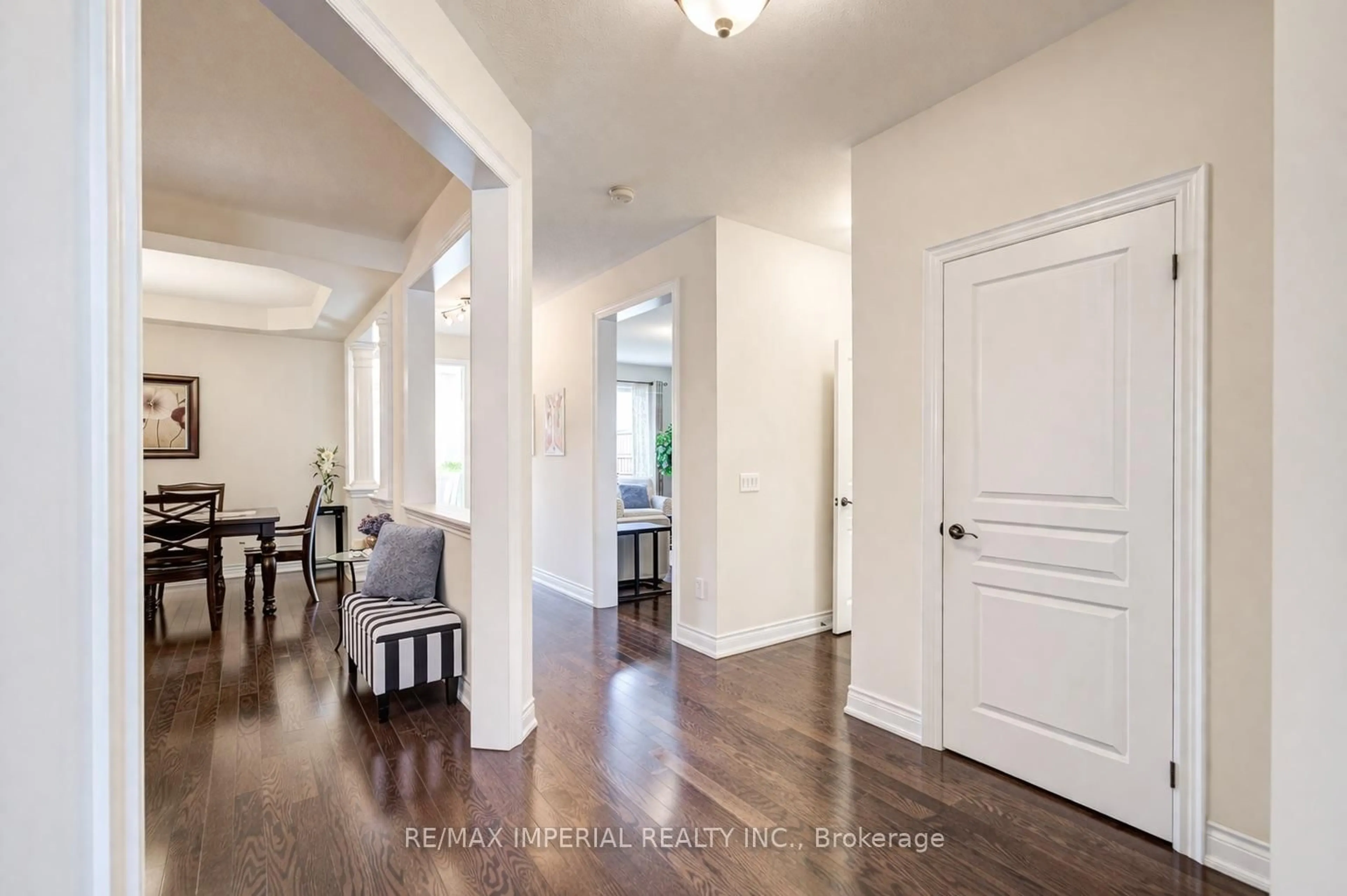 Indoor entryway for 28 Mancini Cres, Richmond Hill Ontario L4E 0T1