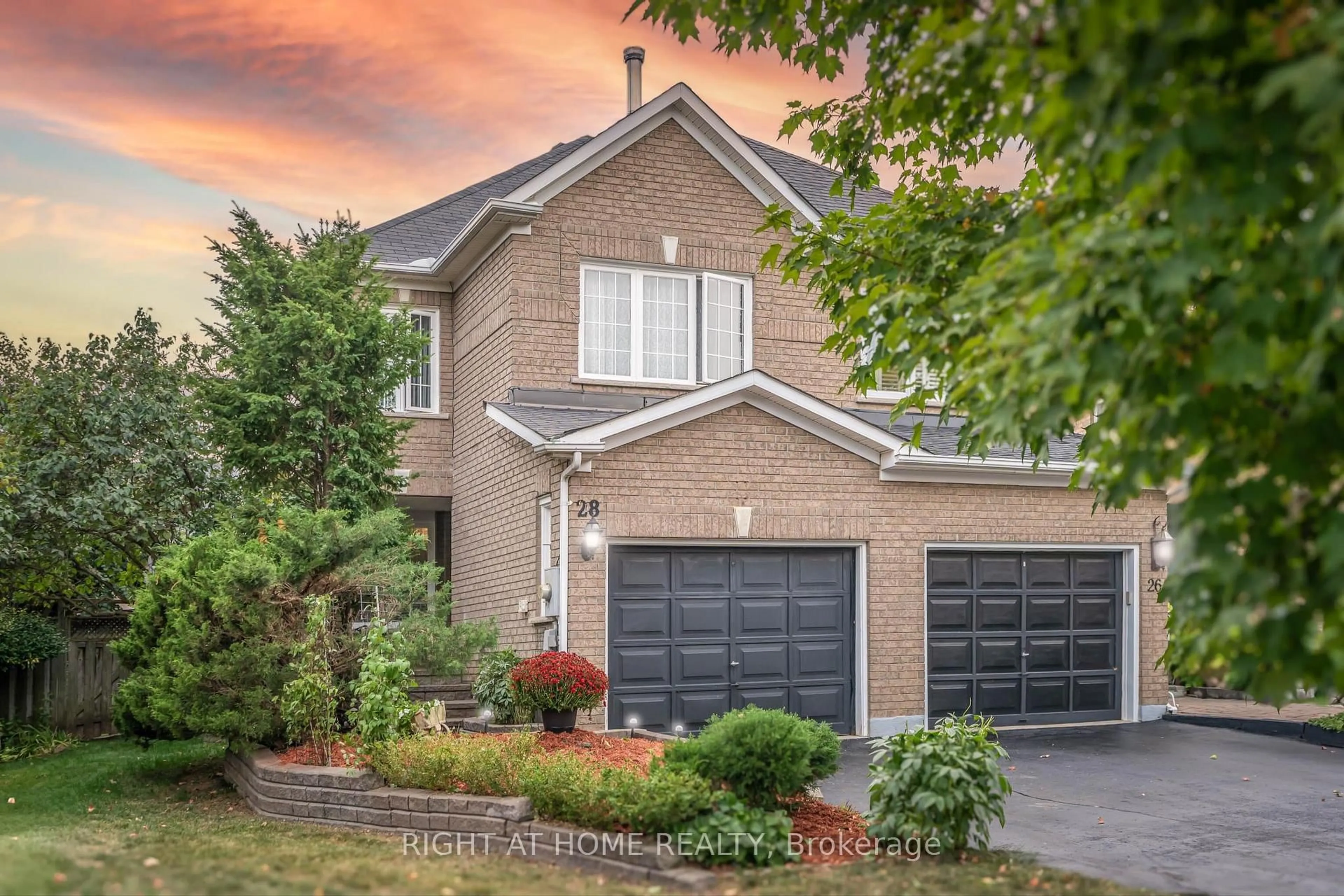 Home with brick exterior material, street for 28 Foxtail Rdge, Newmarket Ontario L3X 1Z6
