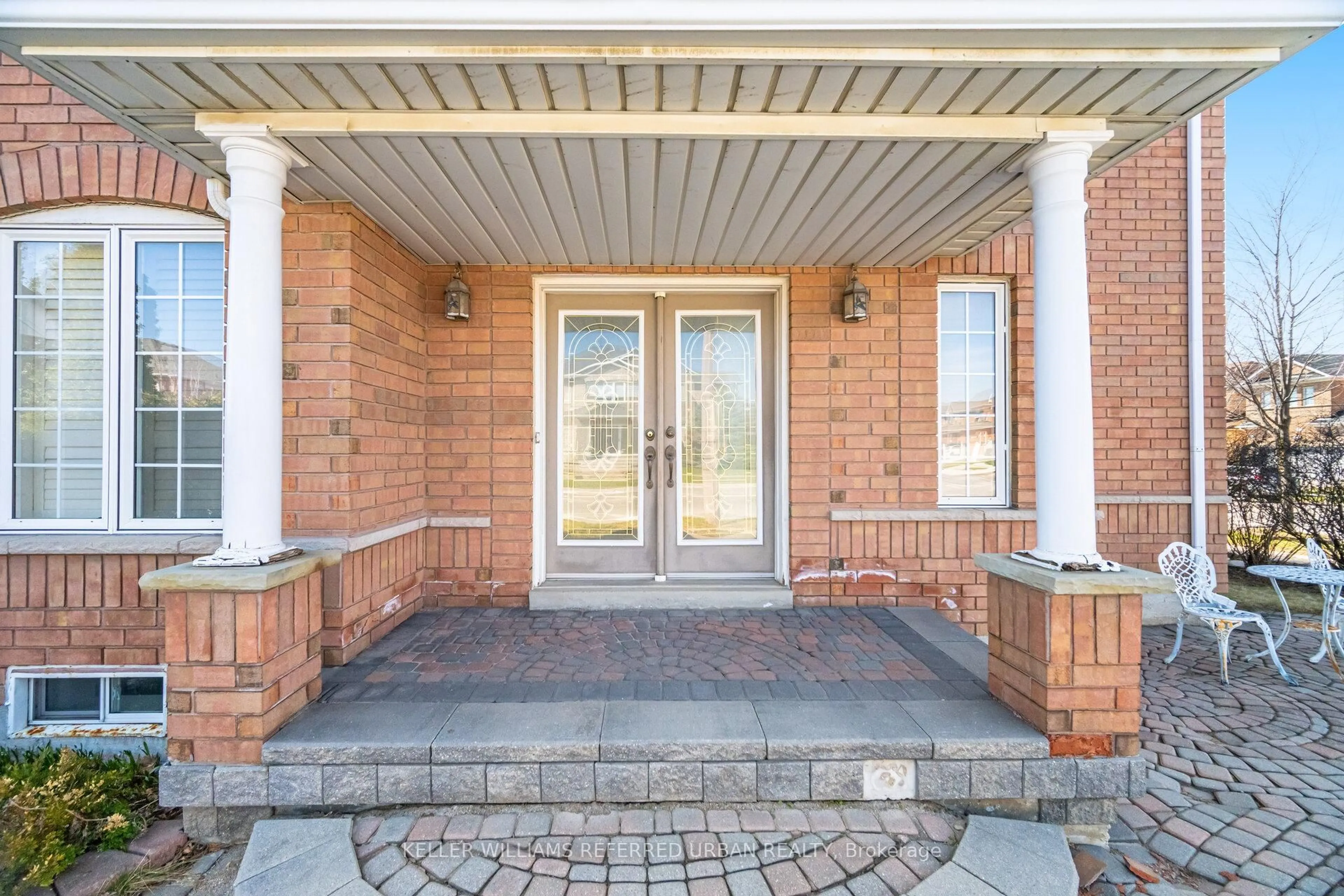 Indoor entryway for 239 Drummond Dr, Vaughan Ontario L6A 3C1