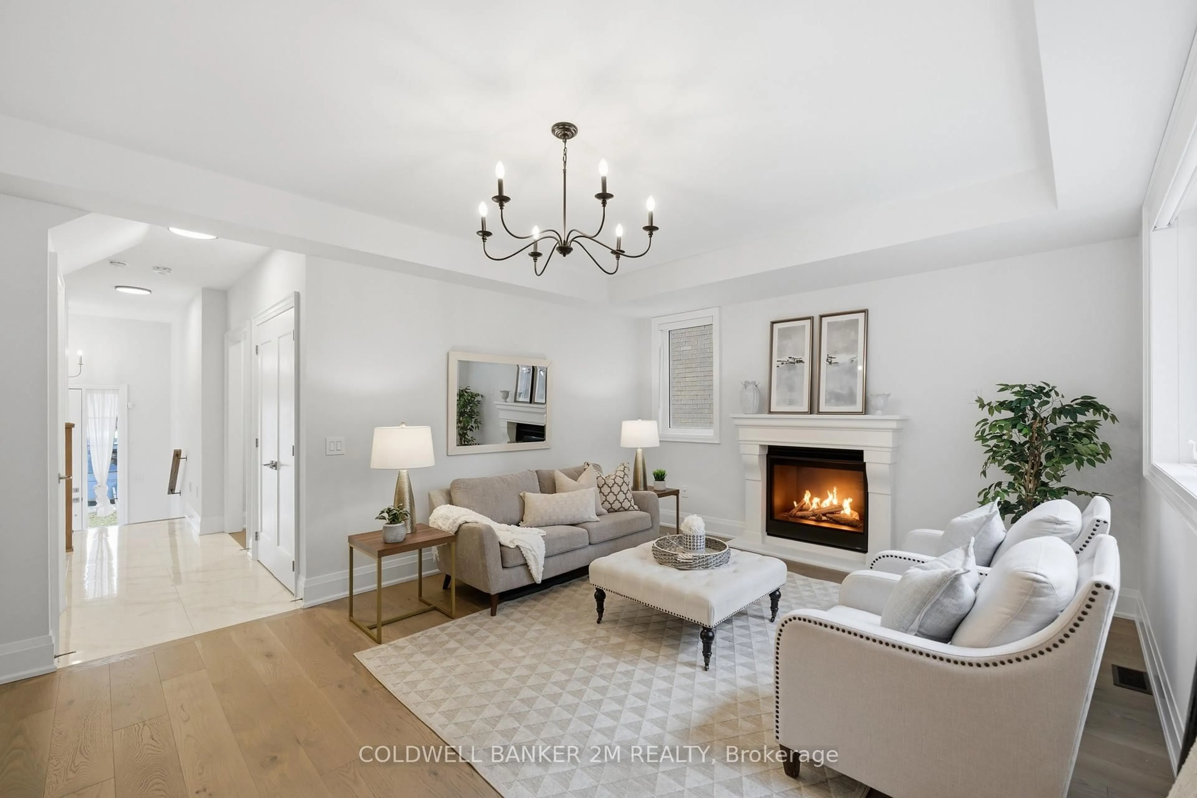 Living room with furniture, unknown for 9414 Bayview Ave, Richmond Hill Ontario L4C 5G9