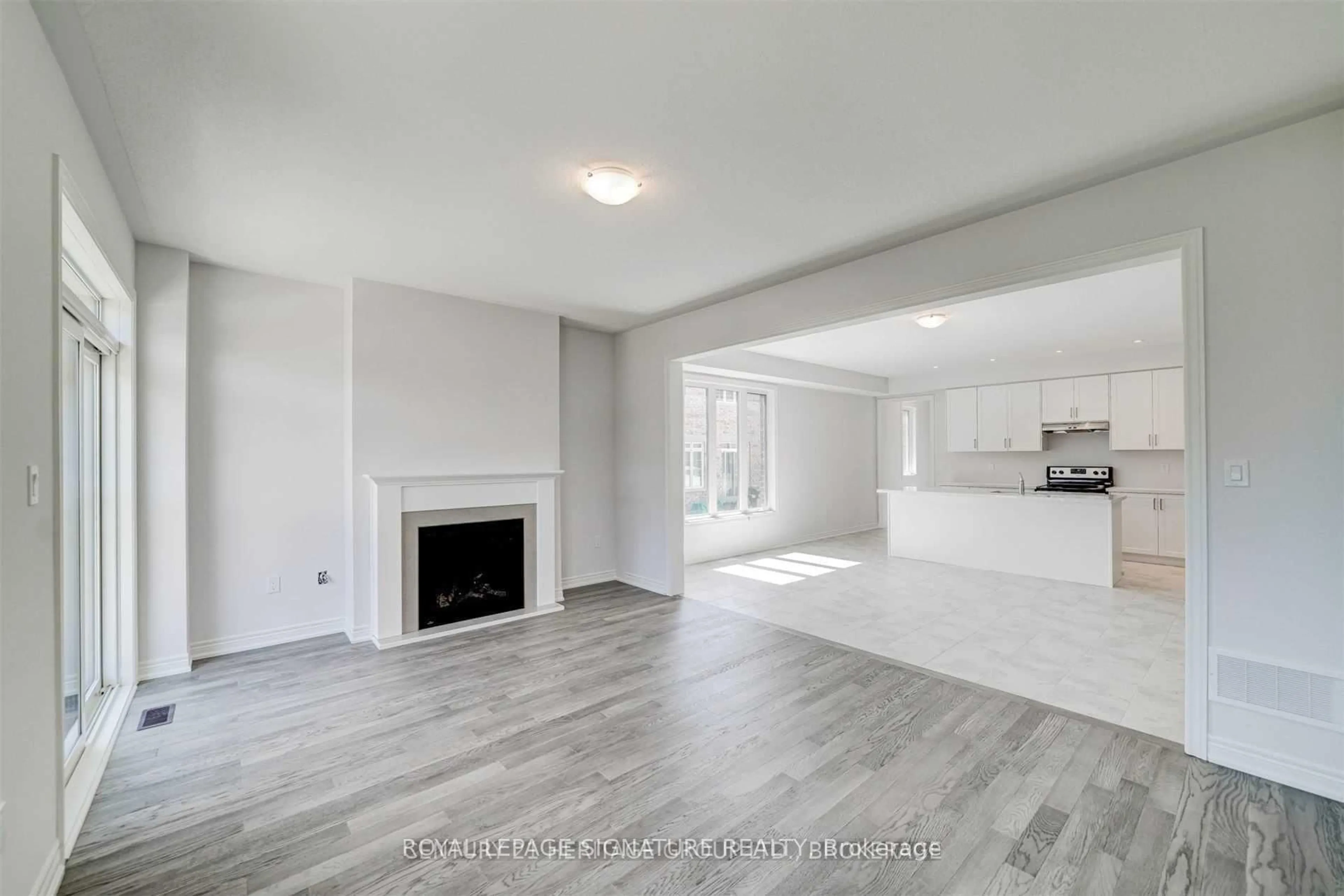 A pic of a room for 5 Frederick Taylor Way, East Gwillimbury Ontario L0G 1M0