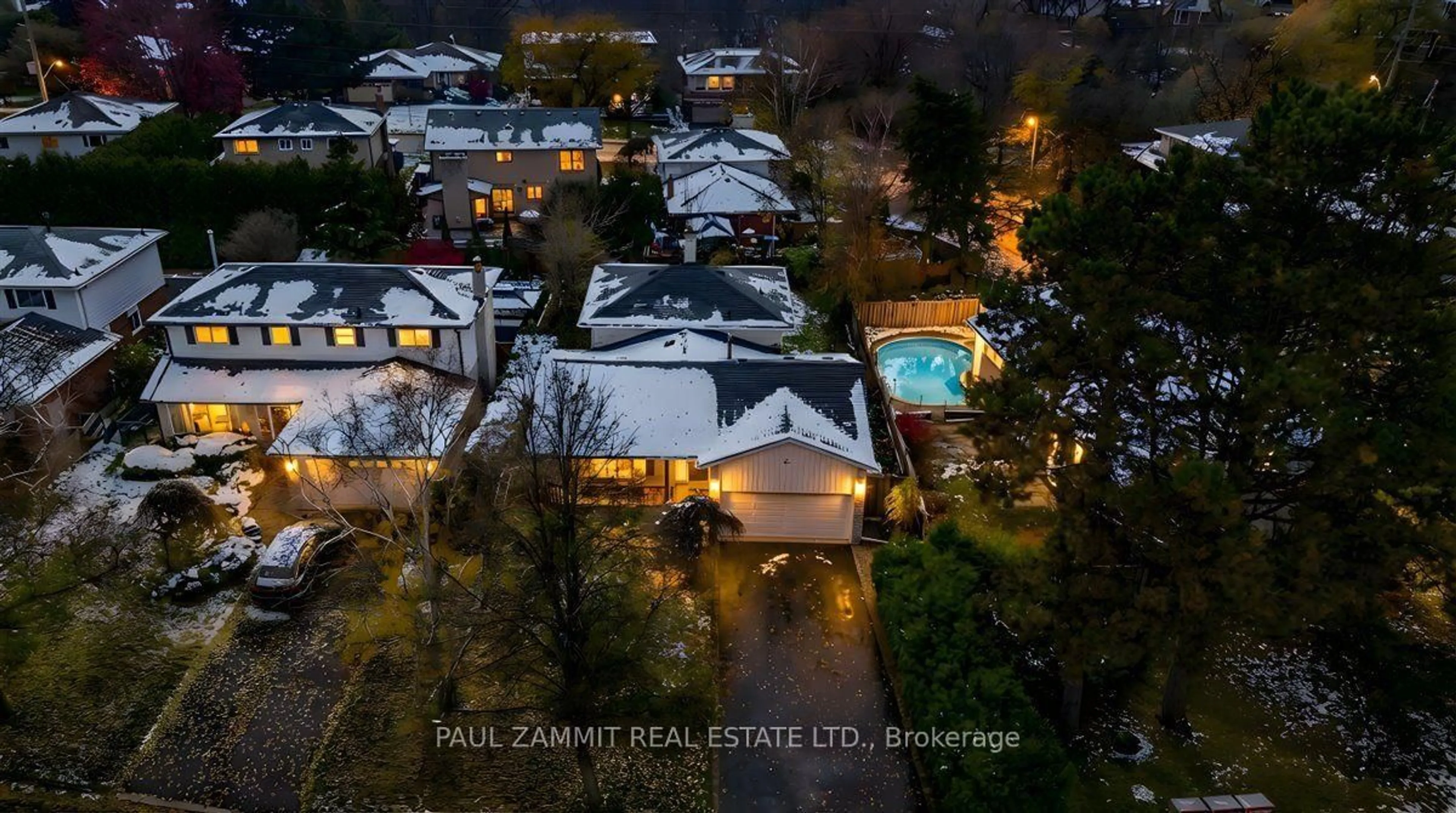 A pic from outside/outdoor area/front of a property/back of a property/a pic from drone, city buildings view from balcony for 1 Banquo Rd, Markham Ontario L3T 3G9
