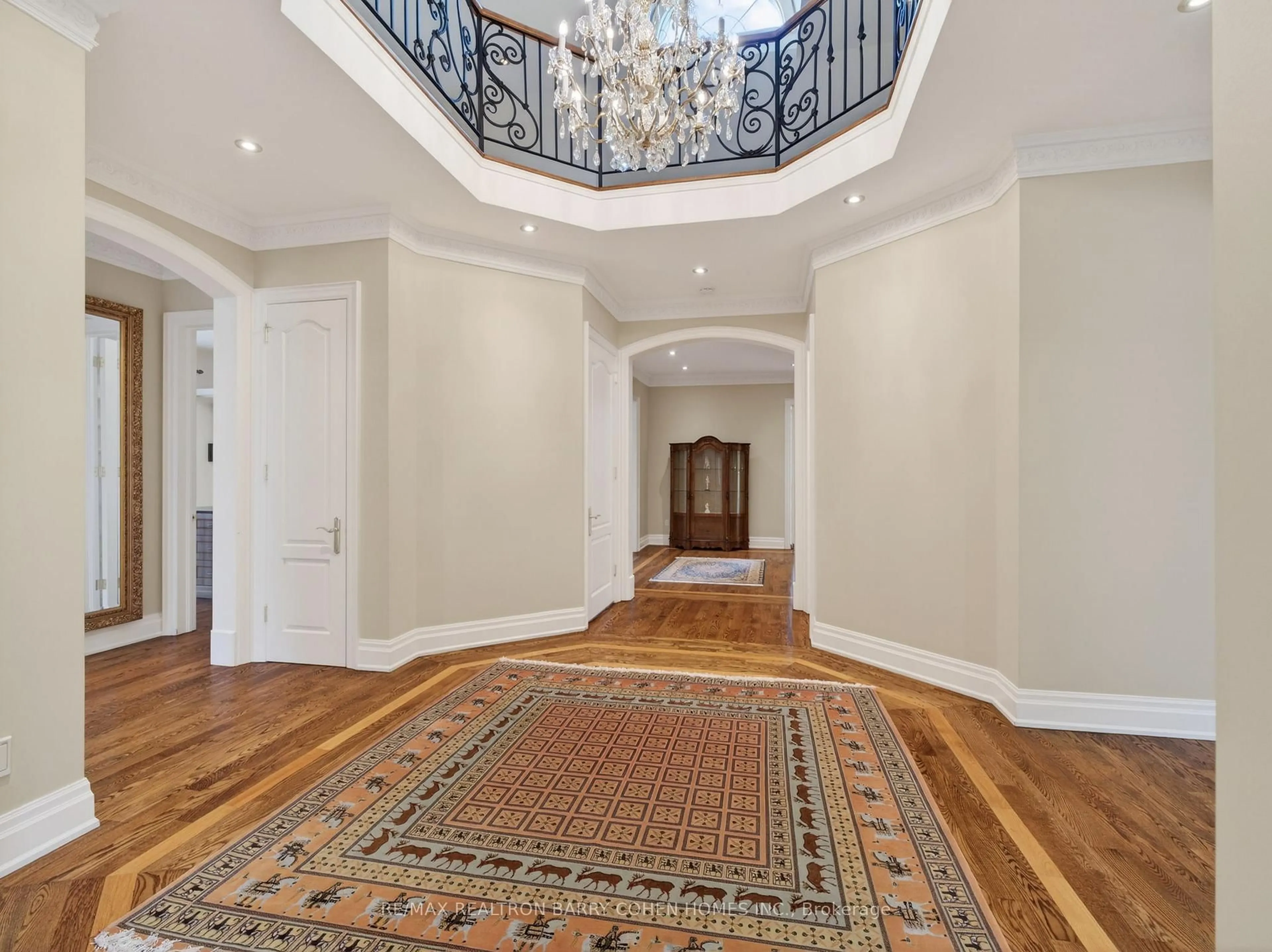 Indoor foyer for 65 Thornbank Rd, Vaughan Ontario L4J 2A1