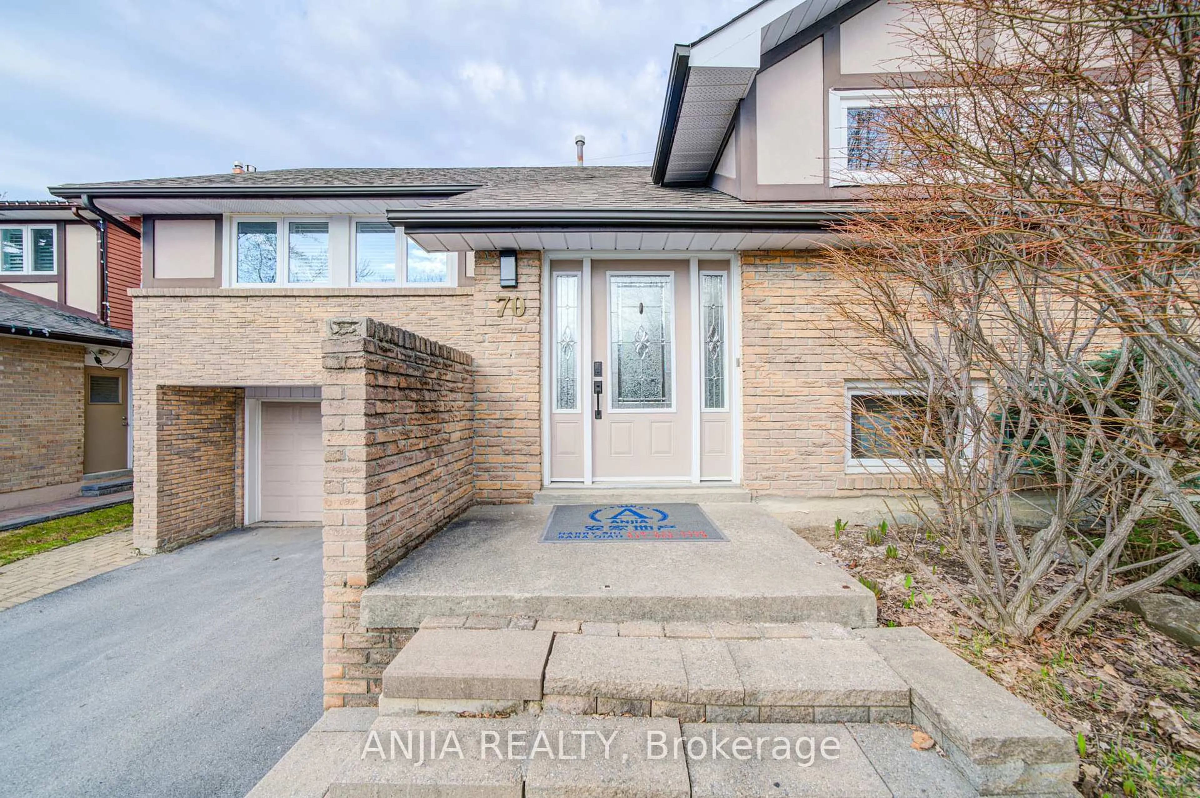 Unknown for 70 Briarwood Rd, Markham Ontario L3R 2X3