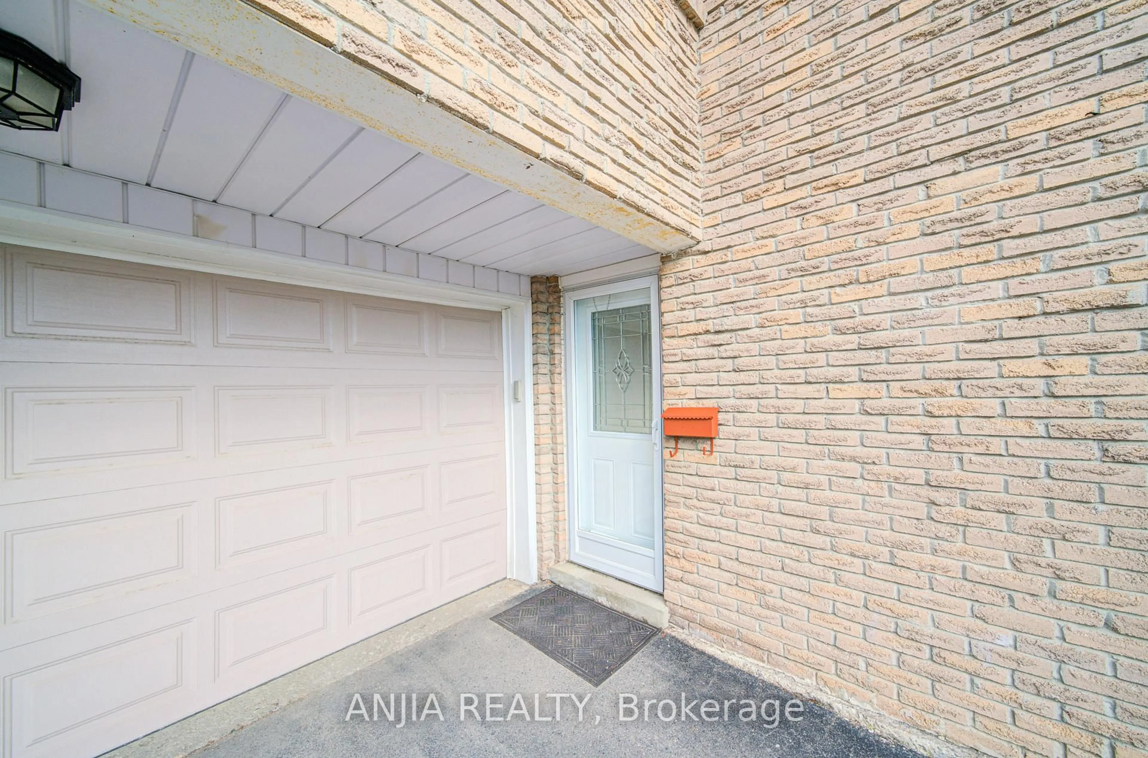 Unknown for 70 Briarwood Rd, Markham Ontario L3R 2X3