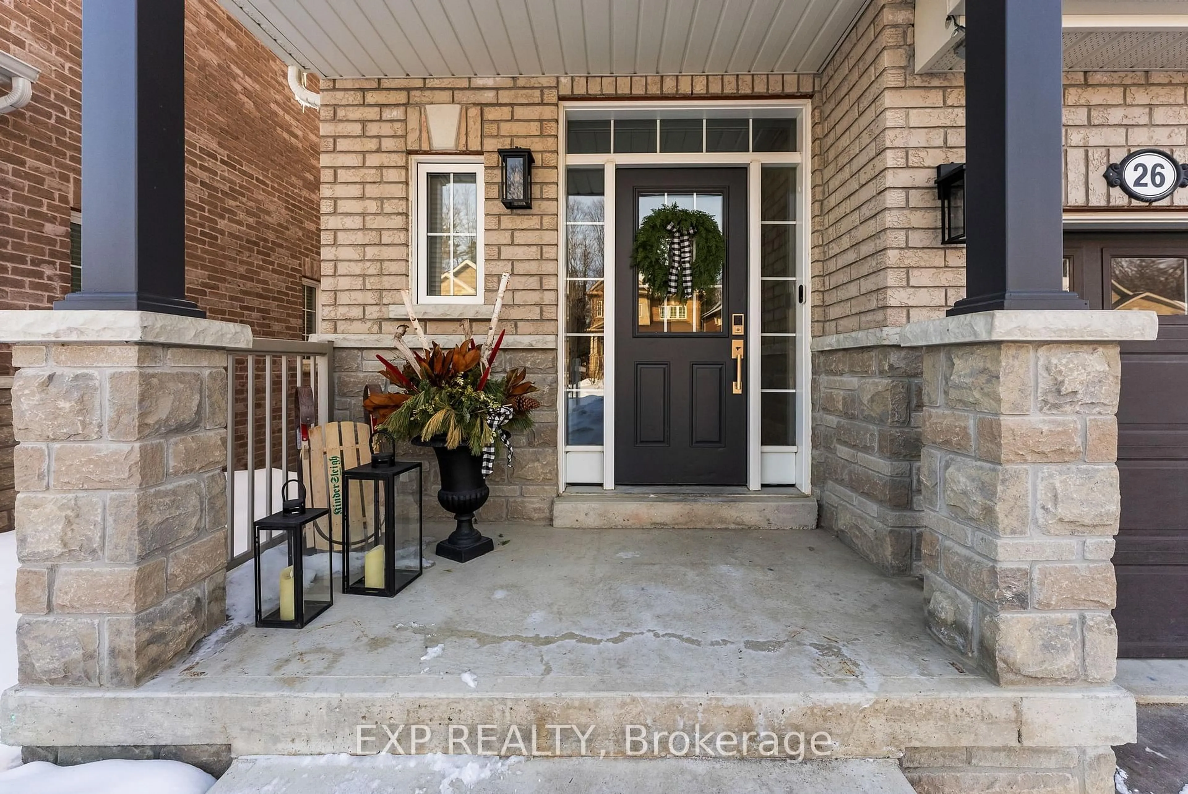 Indoor entryway for 26 Scotia Rd, Georgina Ontario L0E 1R0