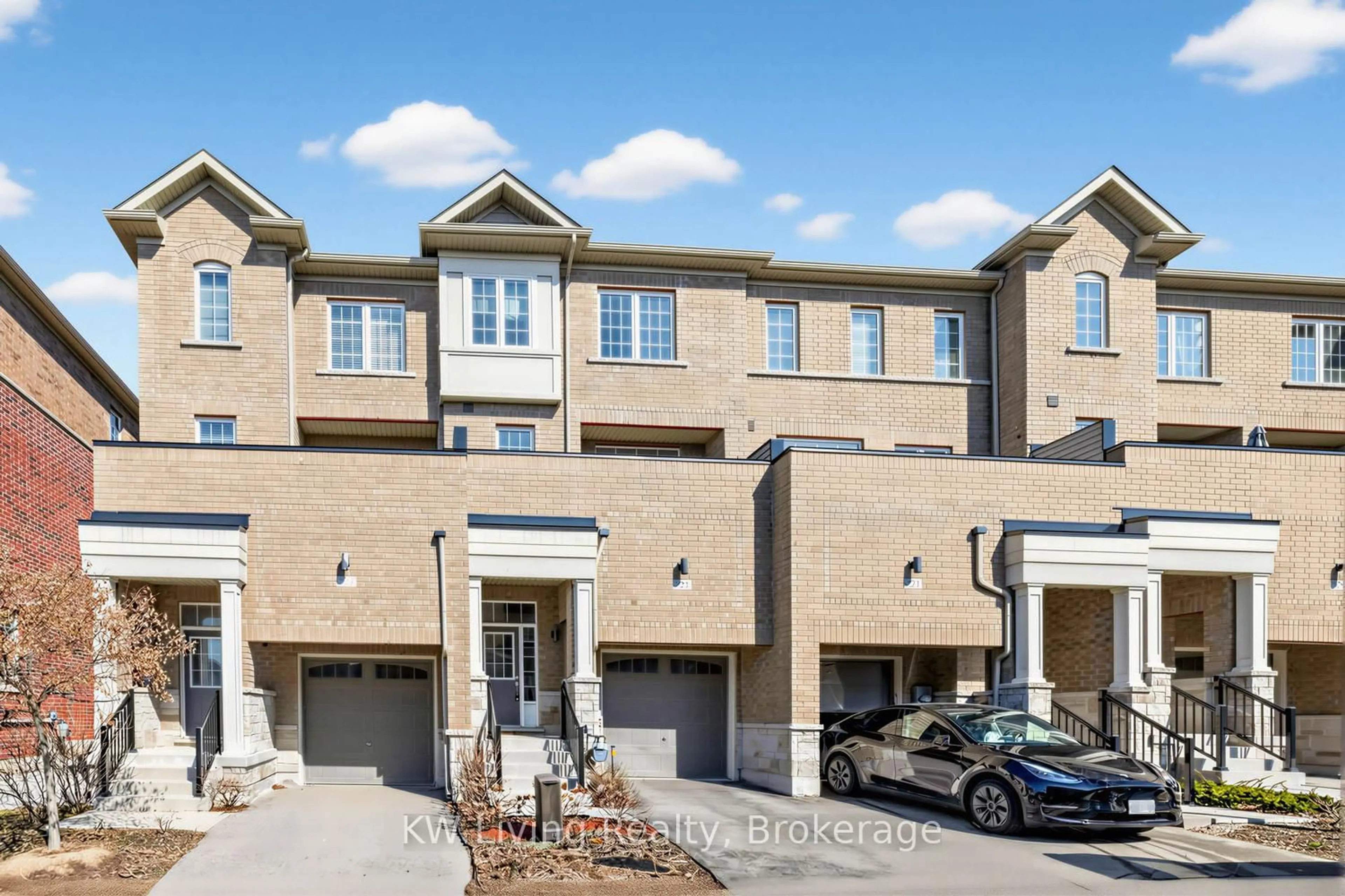 Unknown for 225 Harding Park St, Newmarket Ontario L3Y 0E3