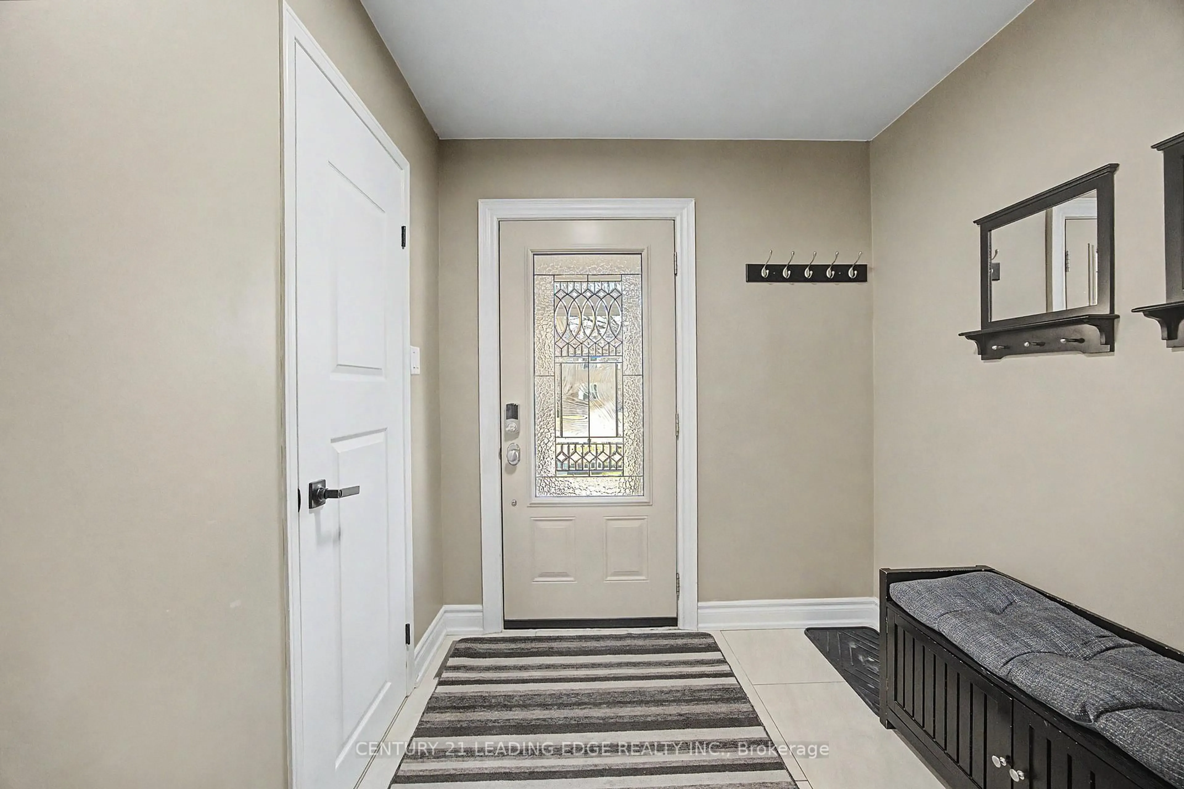 Indoor entryway for 43 Nightstar Dr, Richmond Hill Ontario L4C 8H8