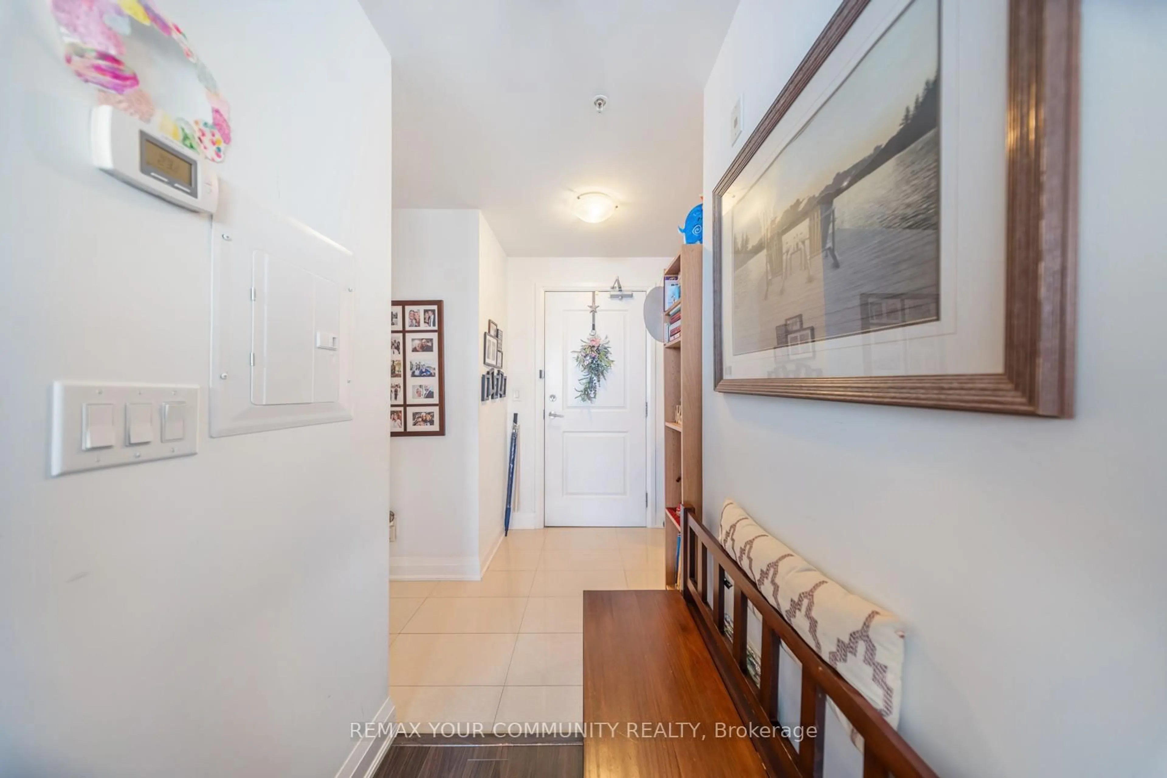 Indoor entryway for 24 Woodstream Blvd #315, Vaughan Ontario L4L 8C4