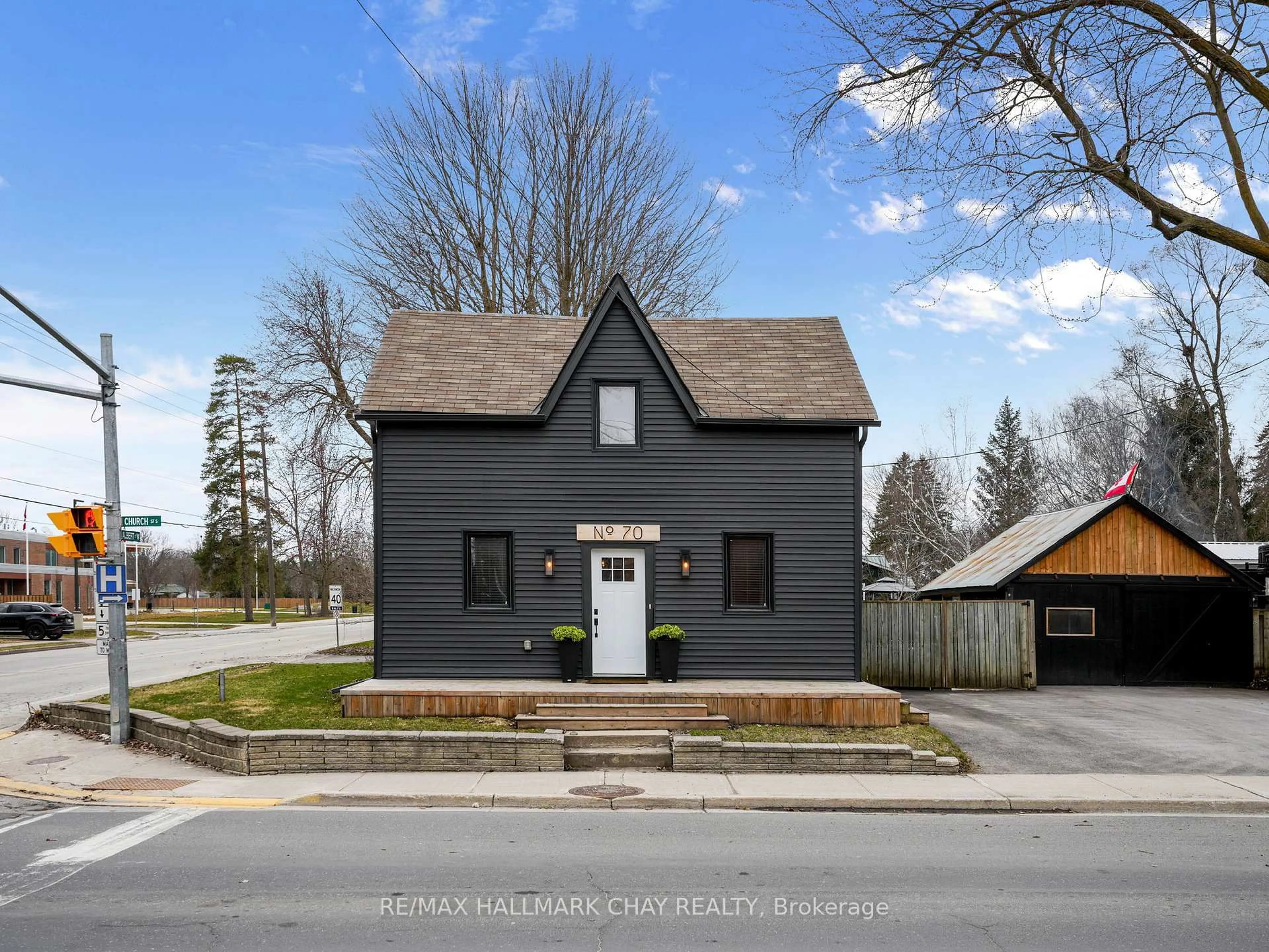 Unknown for 70 Church St, New Tecumseth Ontario L9R 1S7