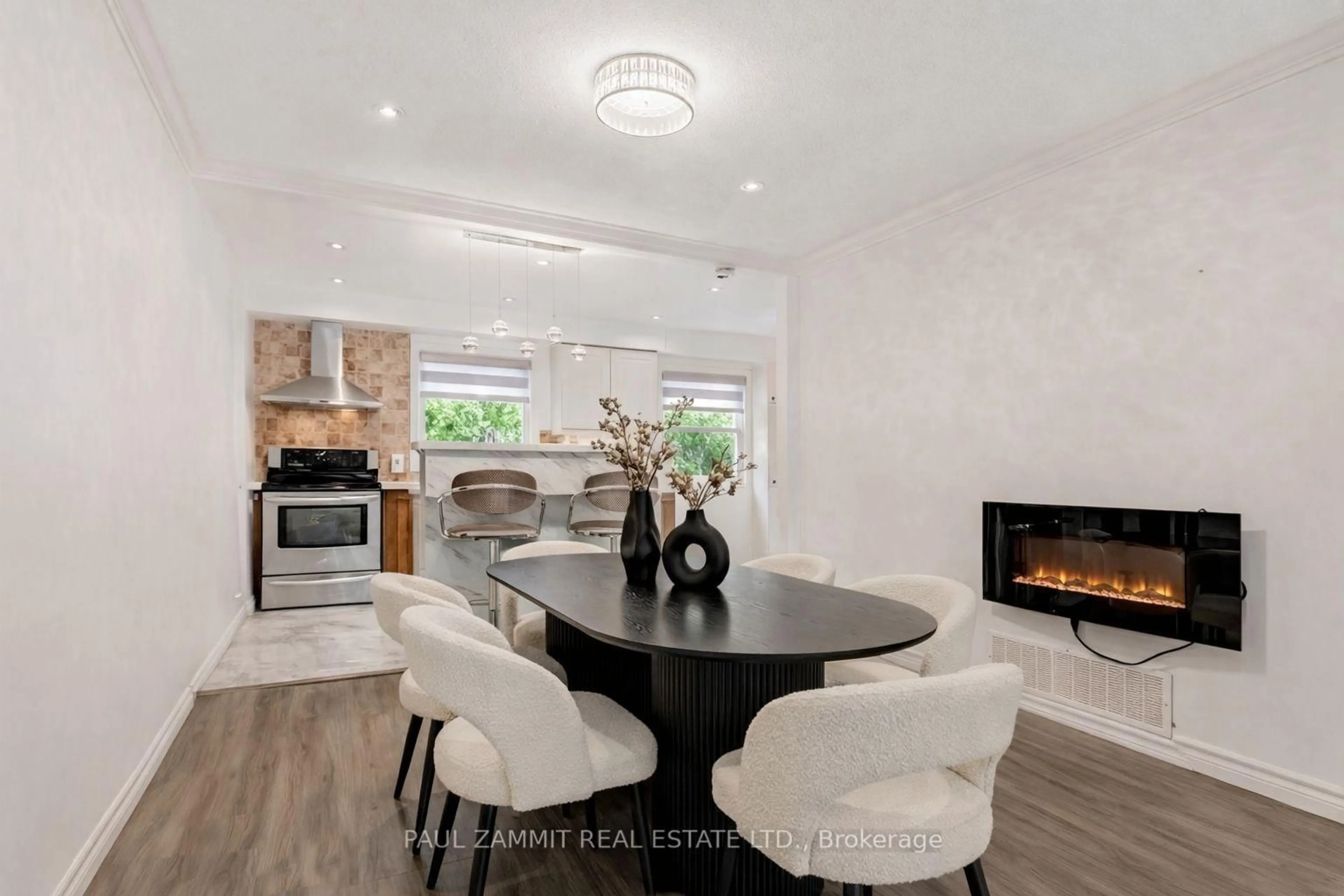Open concept kitchen, unknown for 42 Windsor Court Rd, Markham Ontario L3T 4Y5