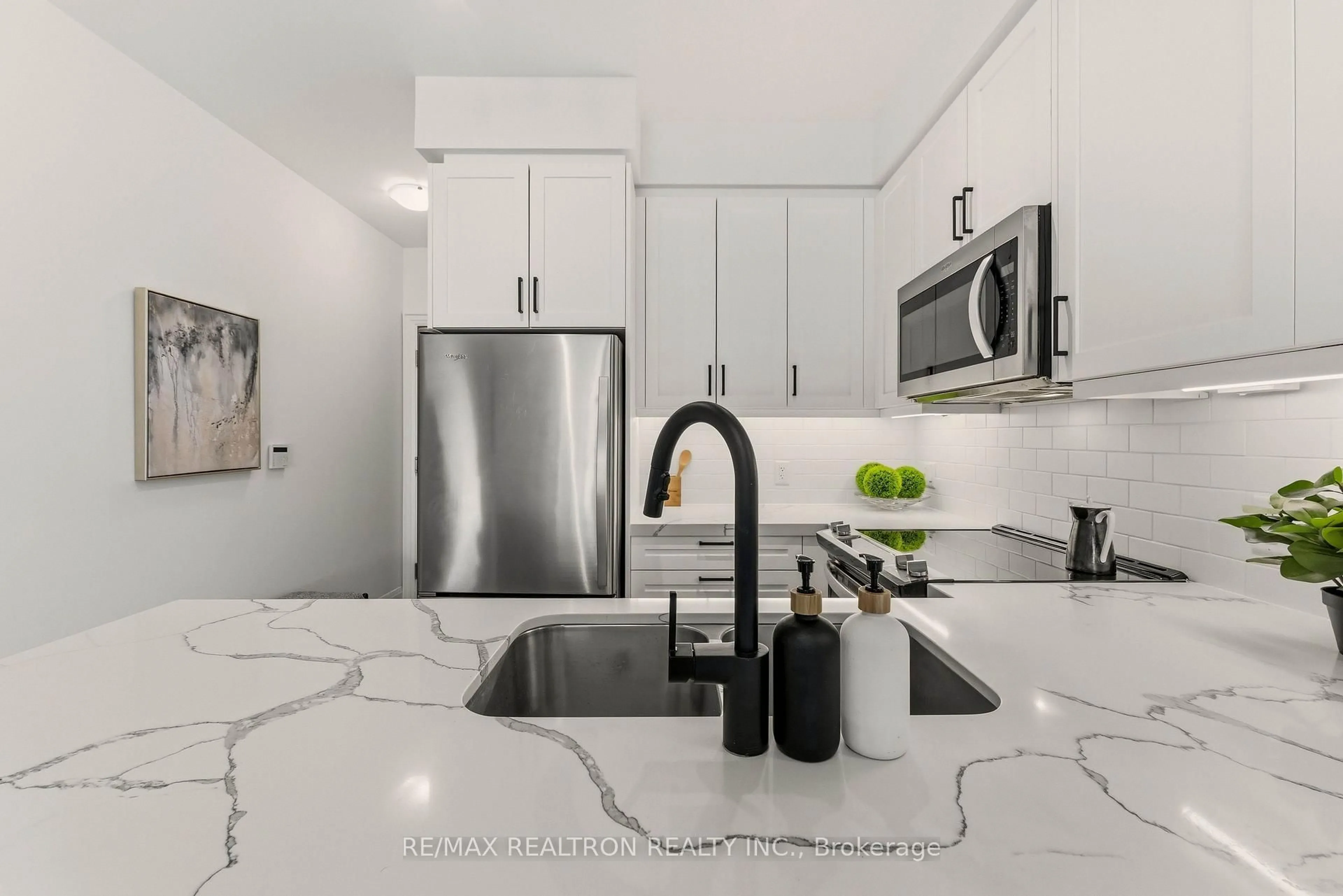 Unknown for 20 Gatineau Dr #1301, Vaughan Ontario L4J 0L3