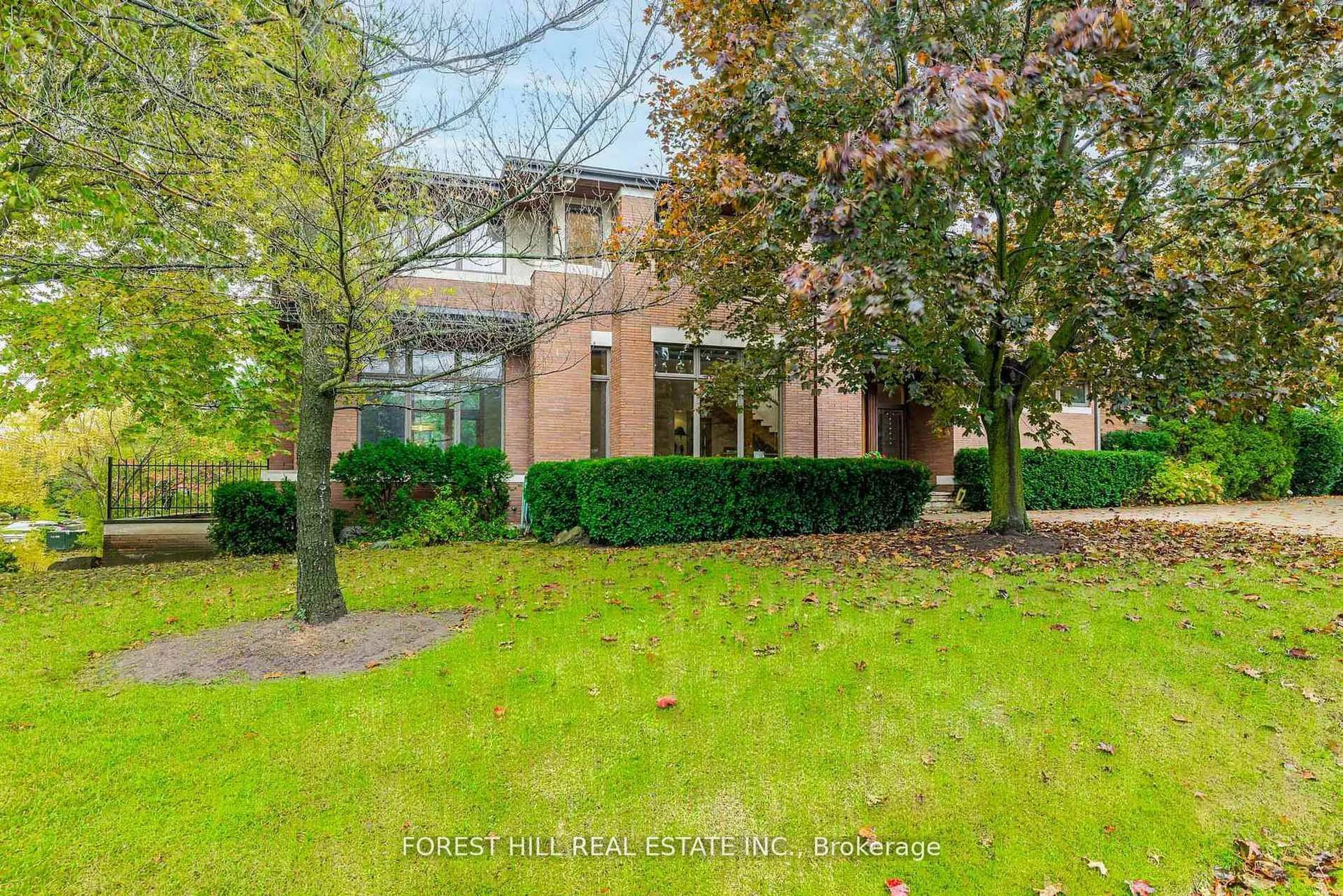 A pic from outside/outdoor area/front of a property/back of a property/a pic from drone, street for 183 Arnold Ave, Vaughan Ontario L4J 1C1