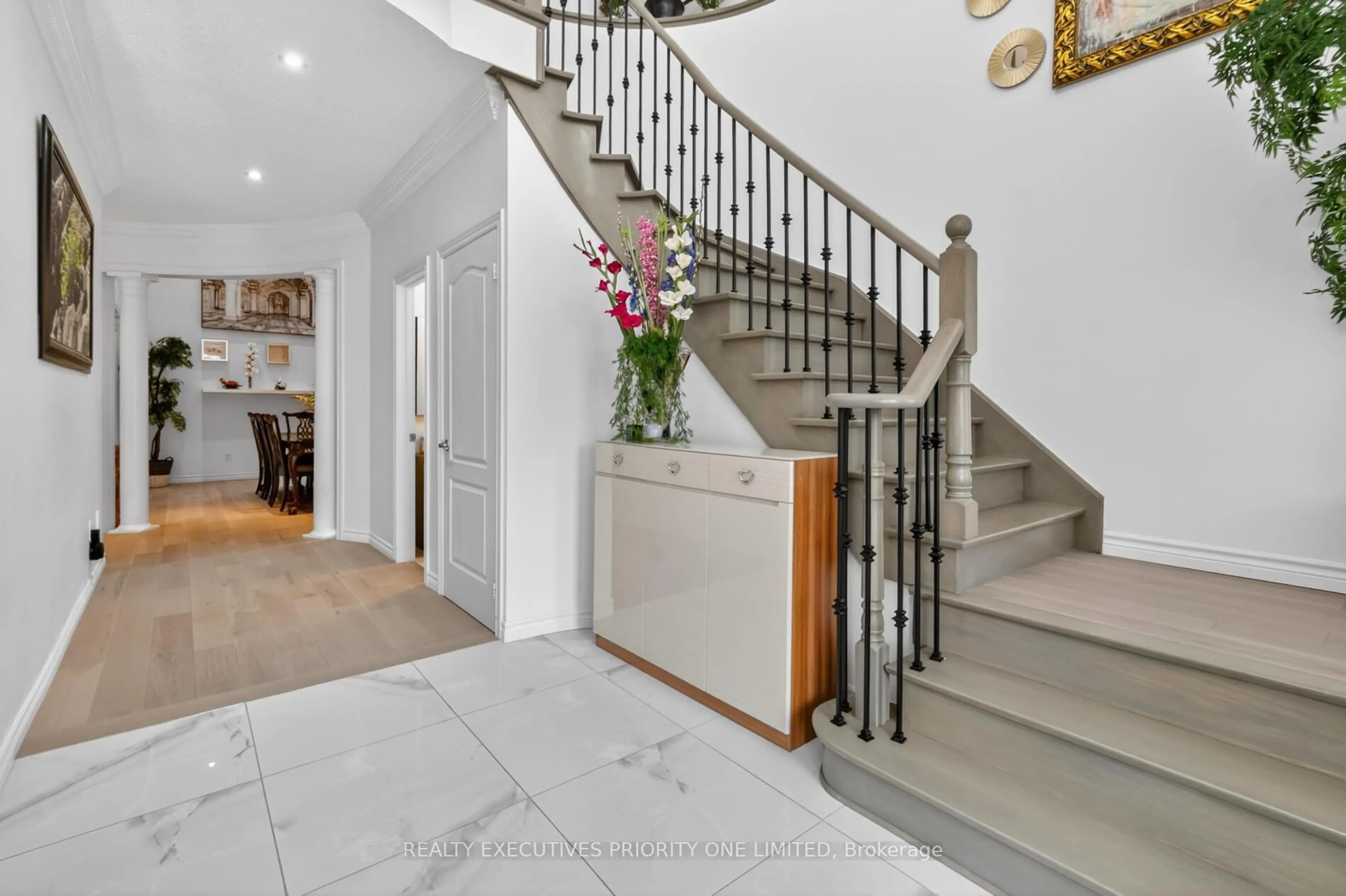 Unknown for 130 Greenview Circ, Vaughan Ontario L6A 0B6