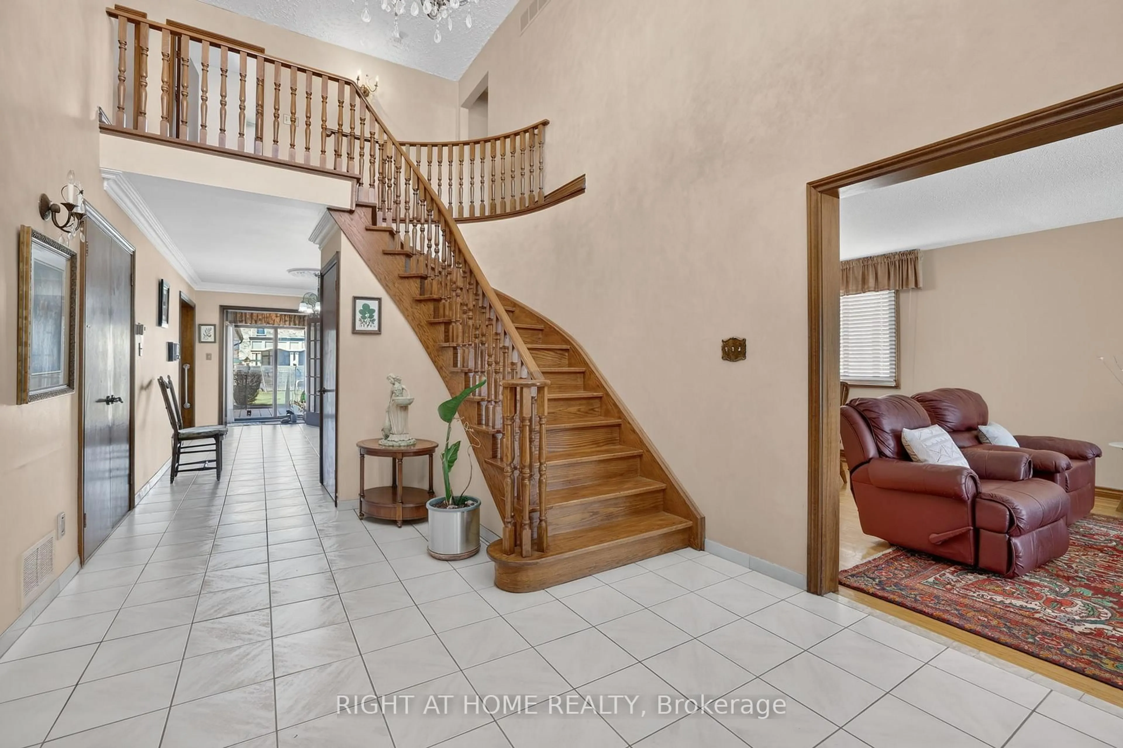 Indoor foyer for 56 Birch Ave, Richmond Hill Ontario L4C 6C6