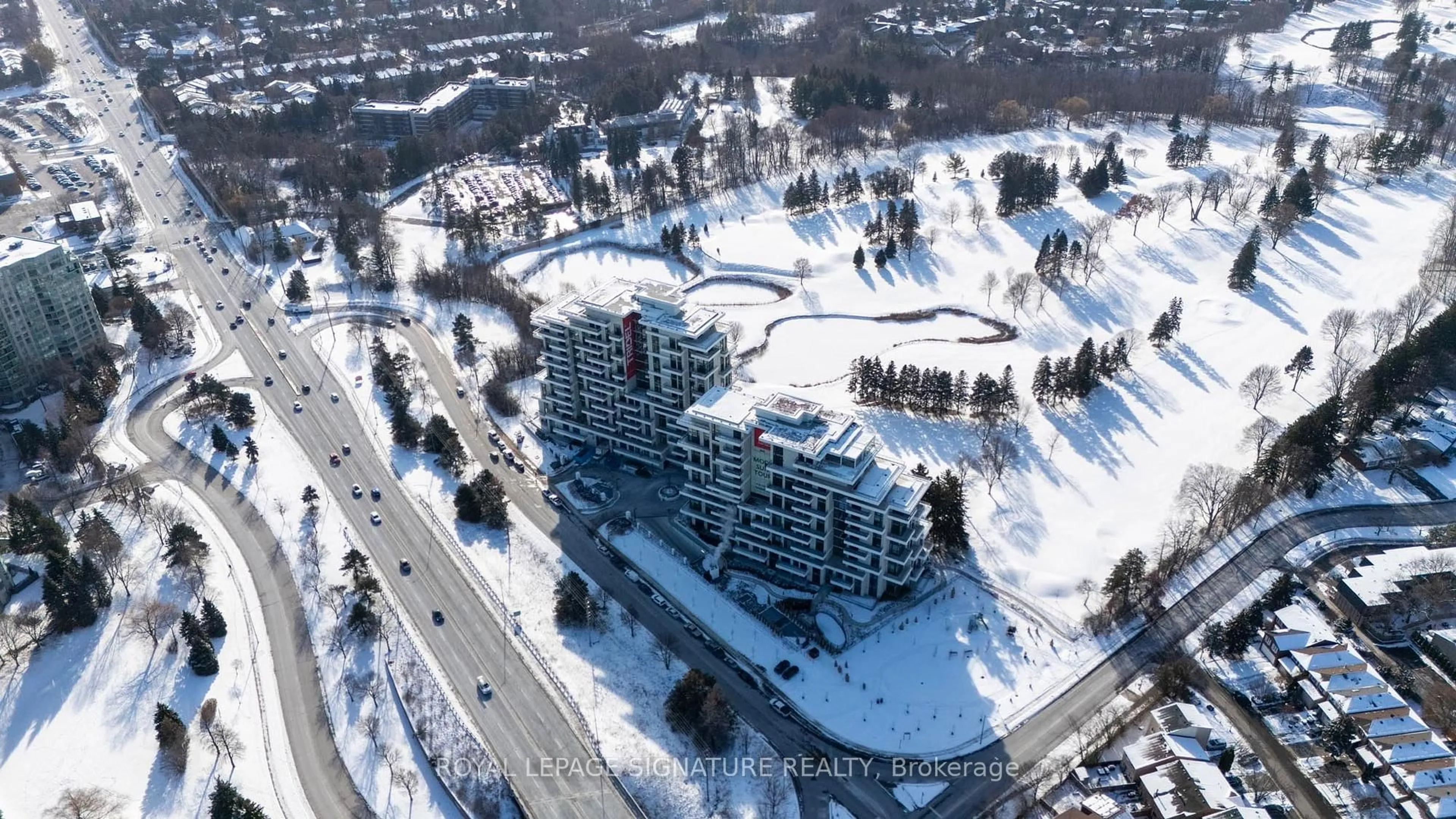 A pic from outside/outdoor area/front of a property/back of a property/a pic from drone, building for 399 Royal Orchard Blvd #617, Markham Ontario L3T 0H3