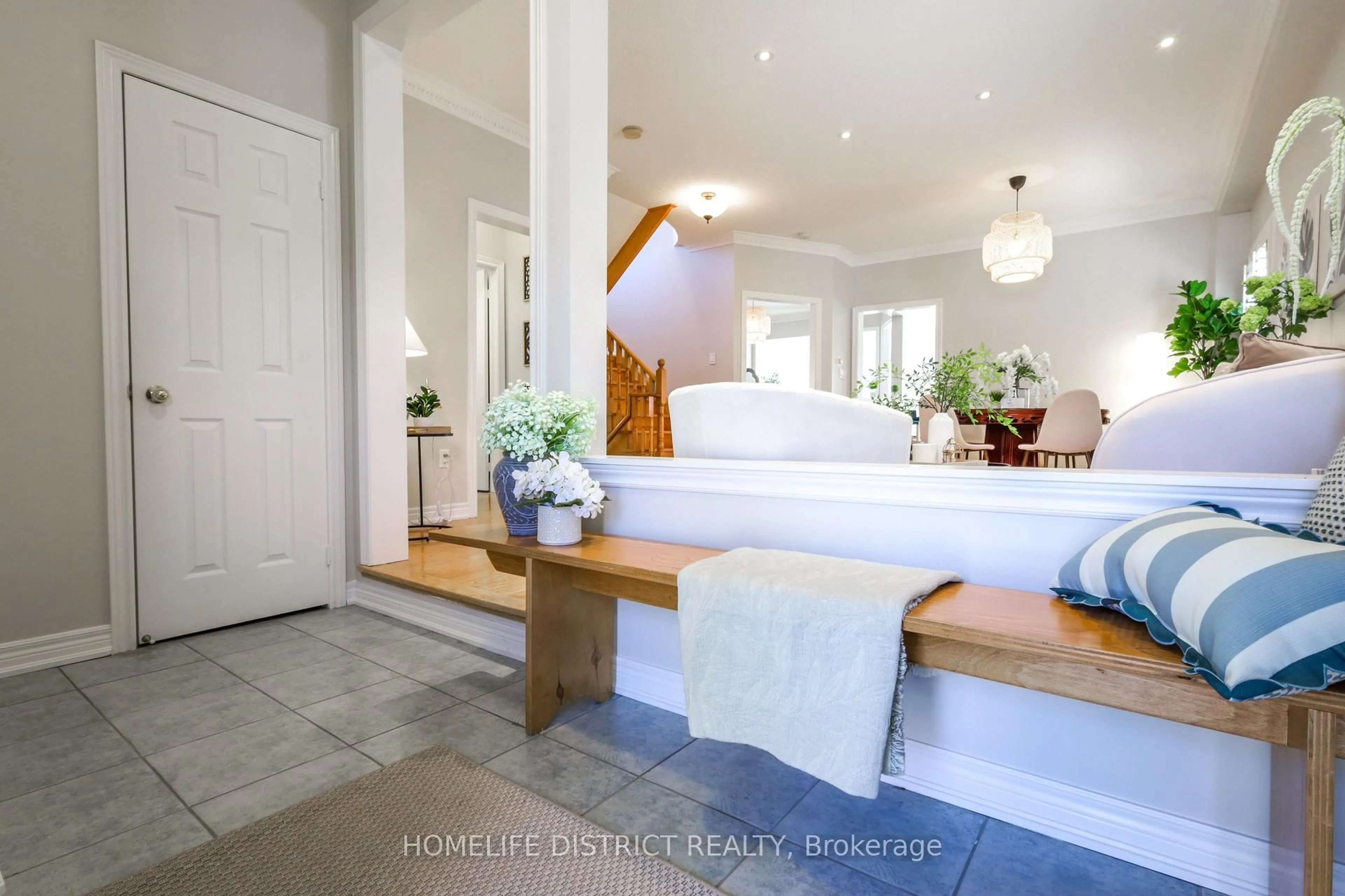 Indoor entryway for 116 Mojave Cres, Richmond Hill Ontario L4S 1R8