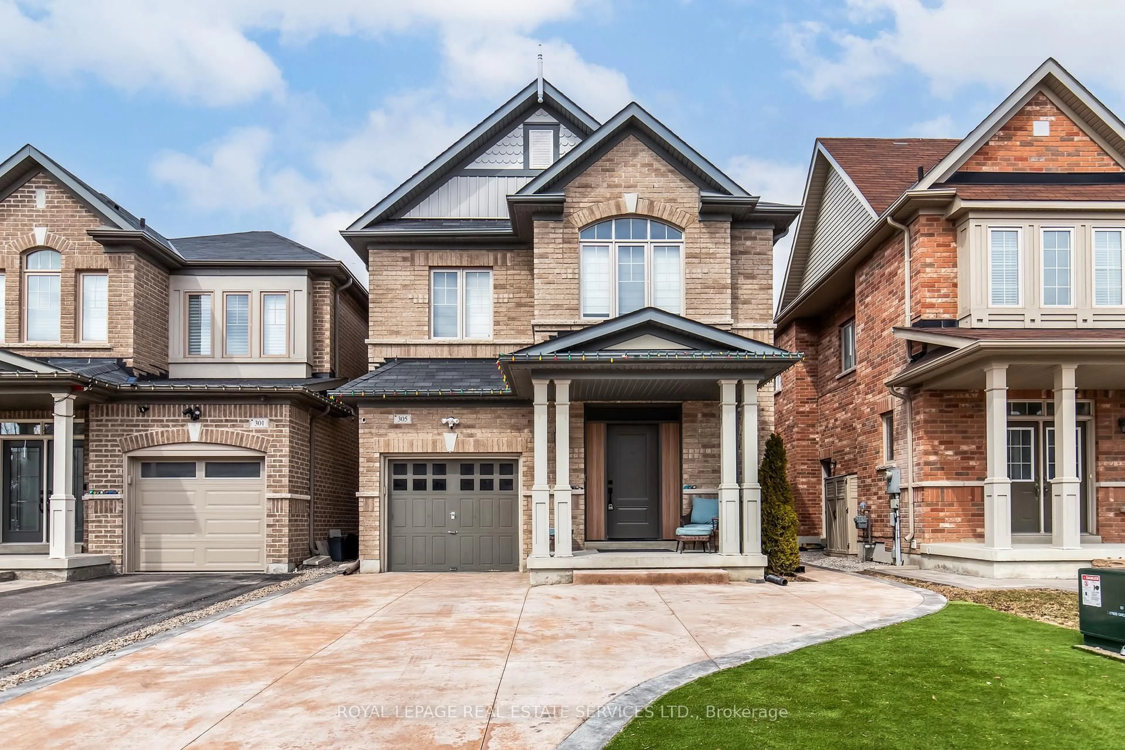Home with brick exterior material, street for 305 Moody Dr, Vaughan Ontario L4H 3Z6
