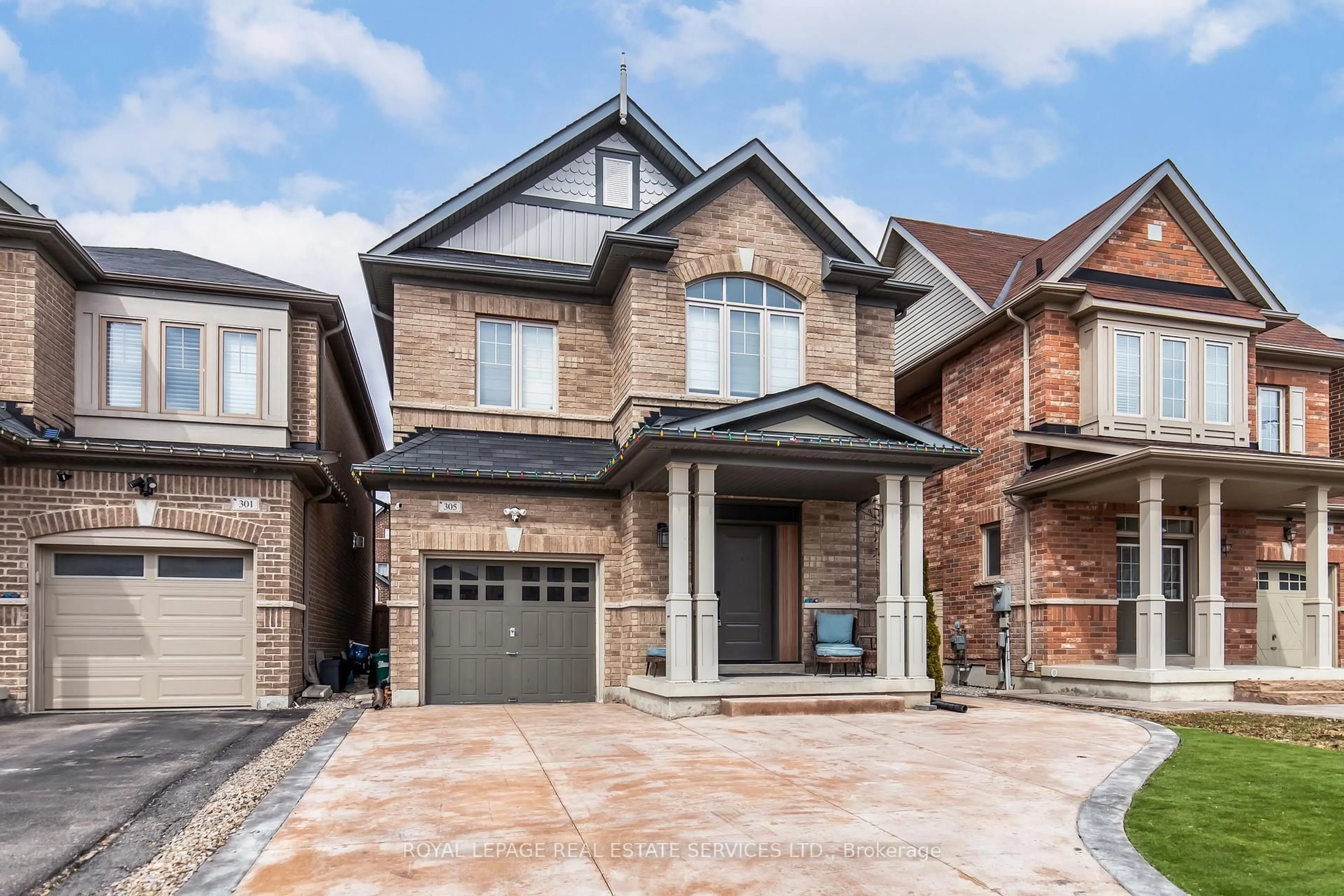 Home with brick exterior material, street for 305 Moody Dr, Vaughan Ontario L4H 3Z6