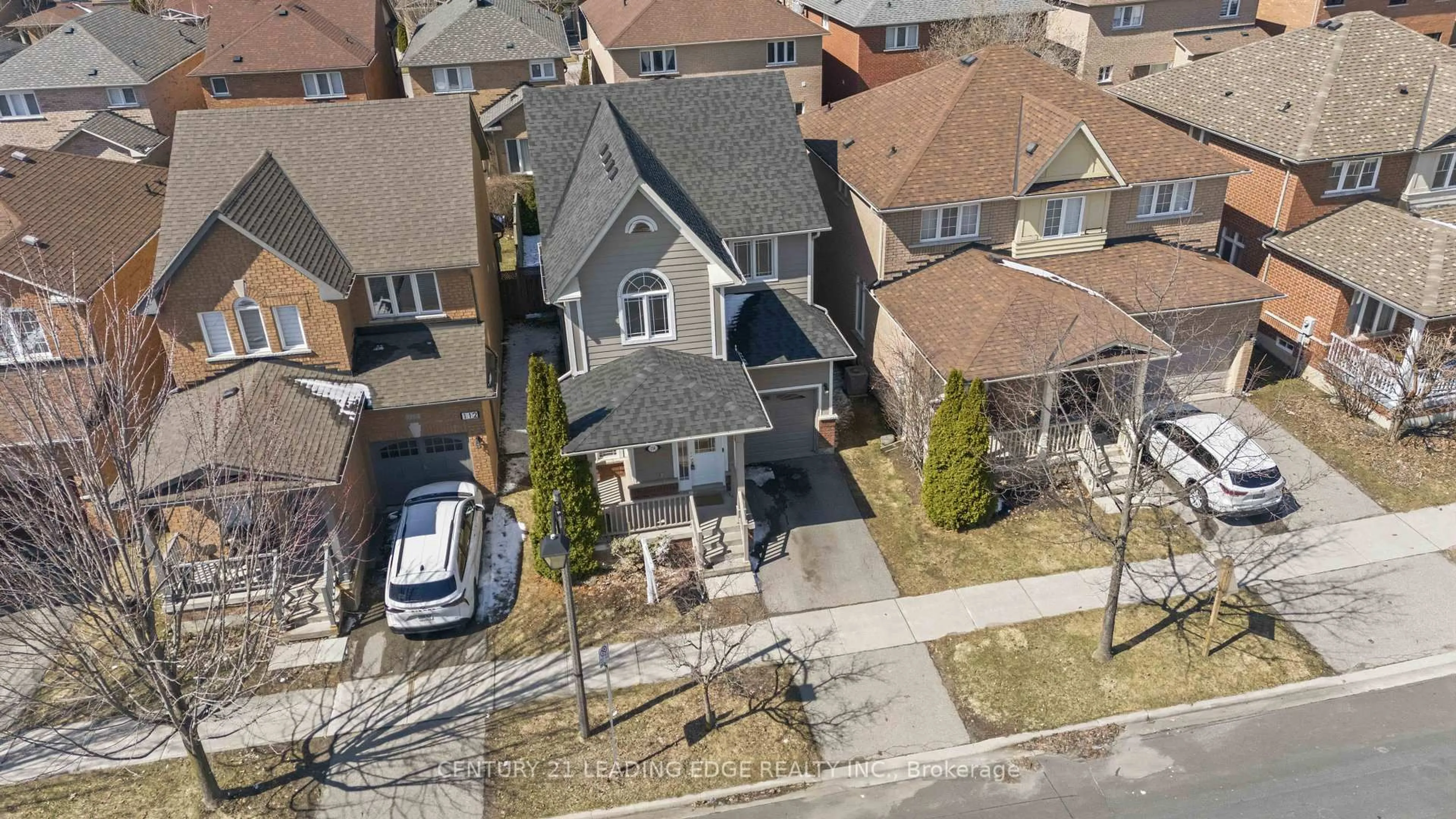 A pic from outside/outdoor area/front of a property/back of a property/a pic from drone, street for 114 ALFRED PATERSON Dr, Markham Ontario L6E 1L5