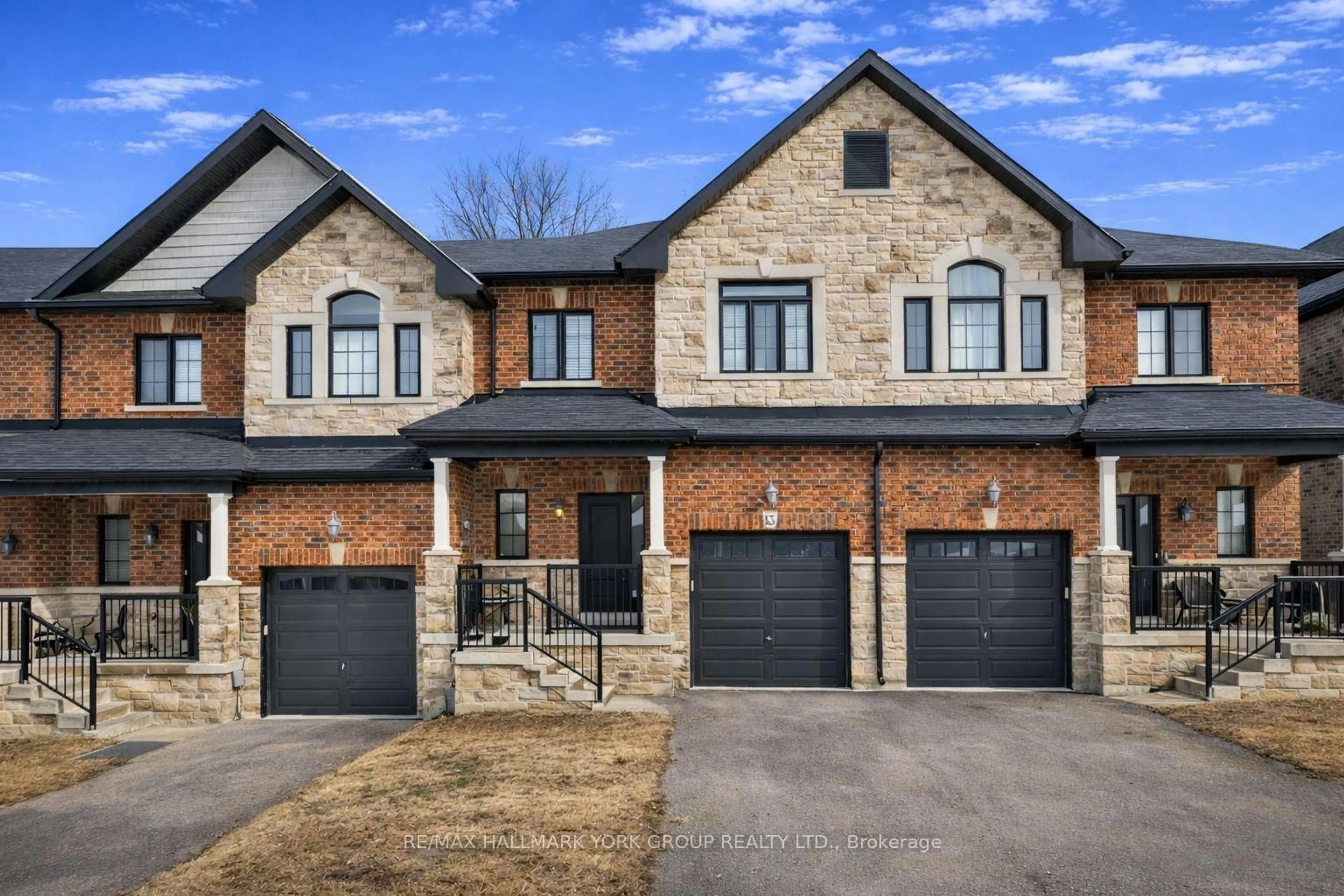 Home with brick exterior material, street for 13 Charmuse Lane, East Gwillimbury Ontario L9N 1K9