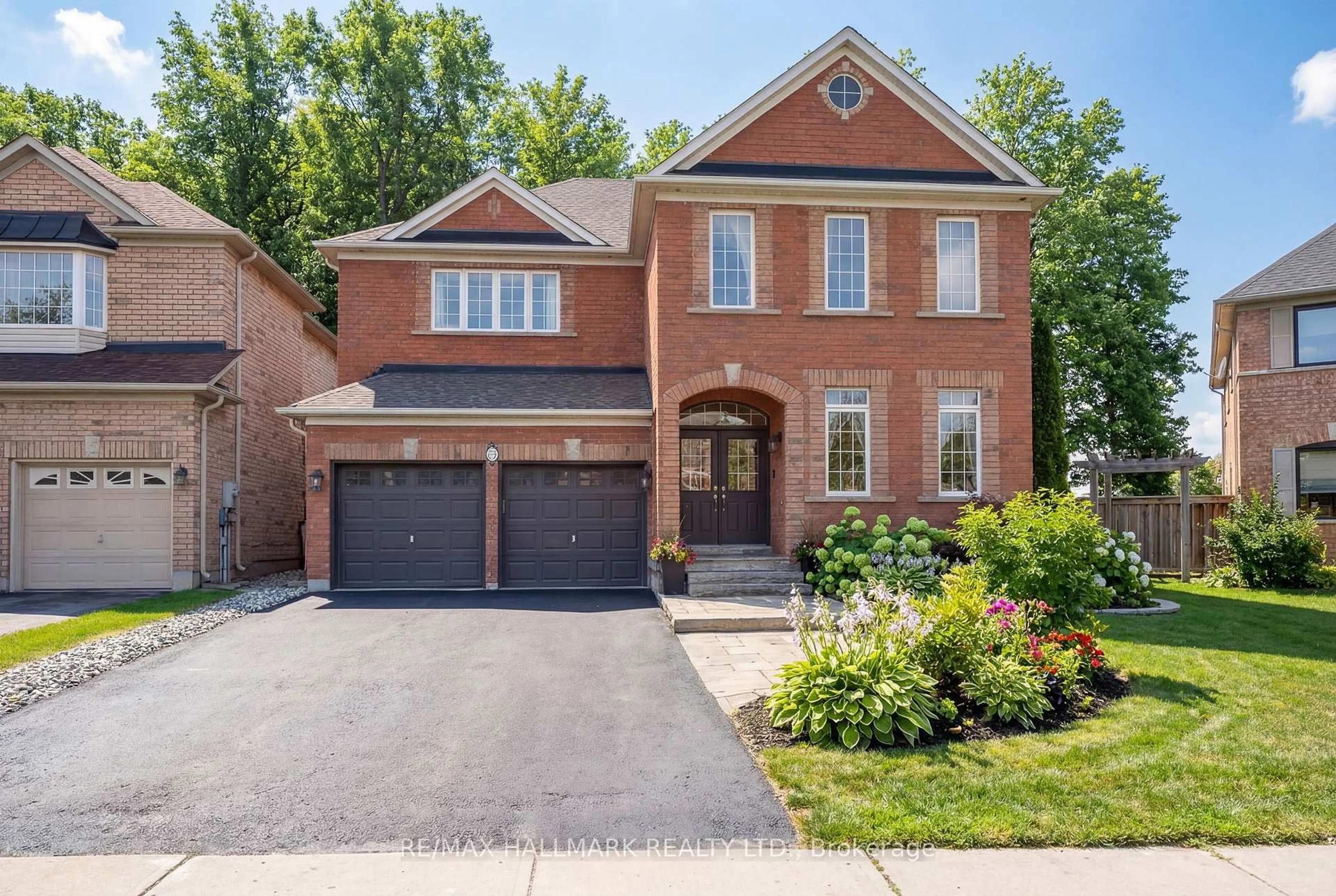 Home with brick exterior material, street for 374 Dowson Loop, Newmarket Ontario L3X 3G3