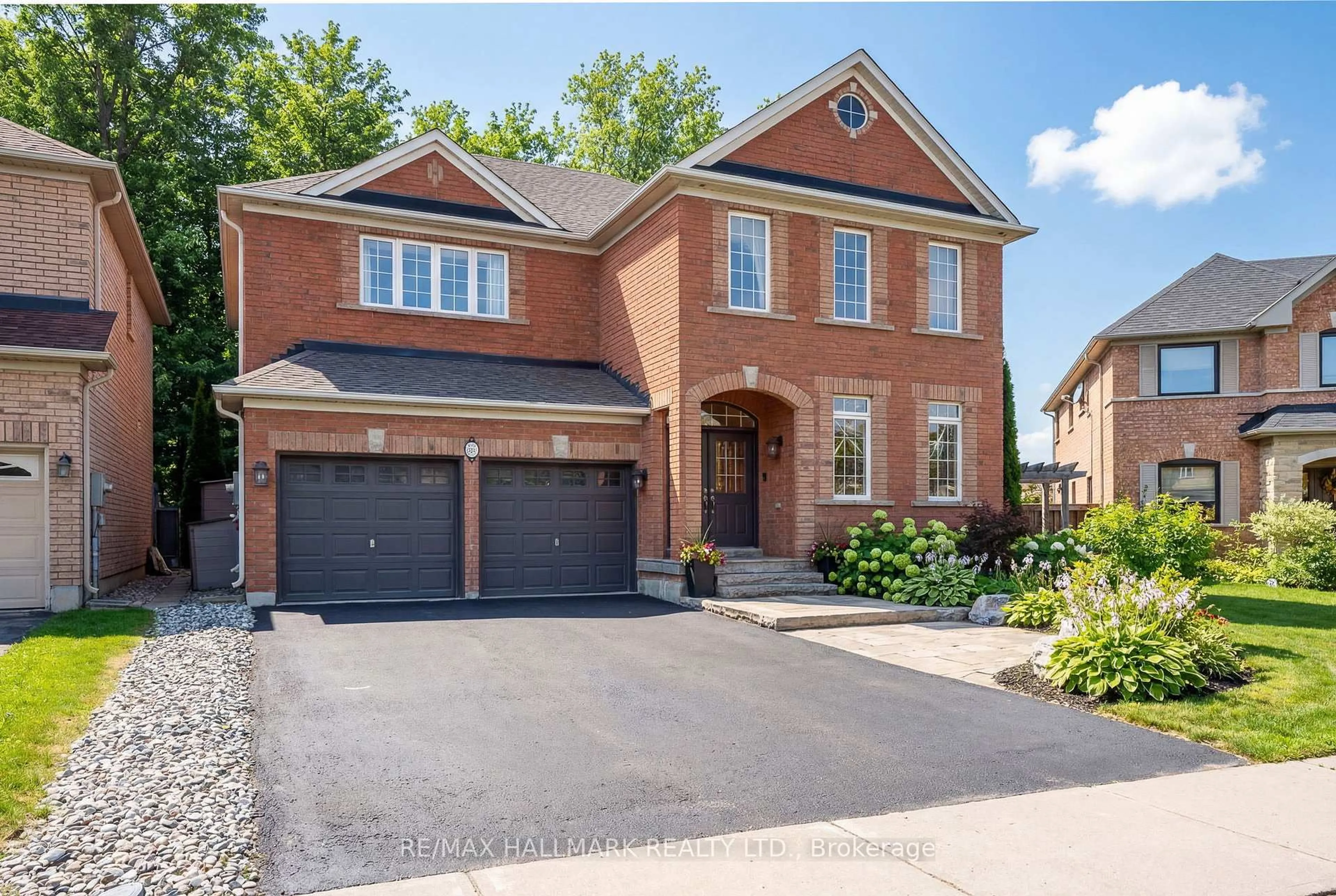 Home with brick exterior material, street for 374 Dowson Loop, Newmarket Ontario L3X 3G3