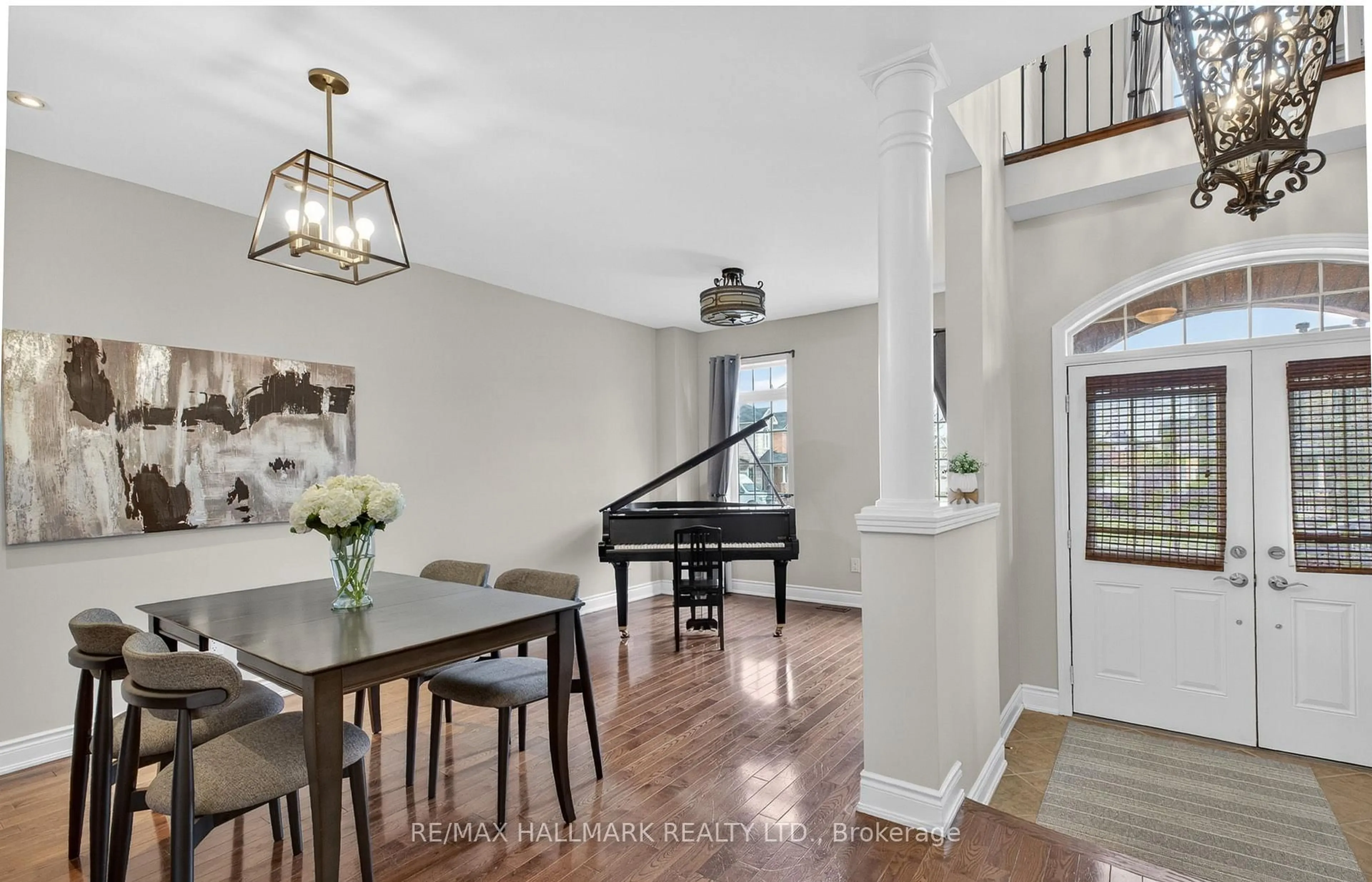 Dining room, unknown for 374 Dowson Loop, Newmarket Ontario L3X 3G3