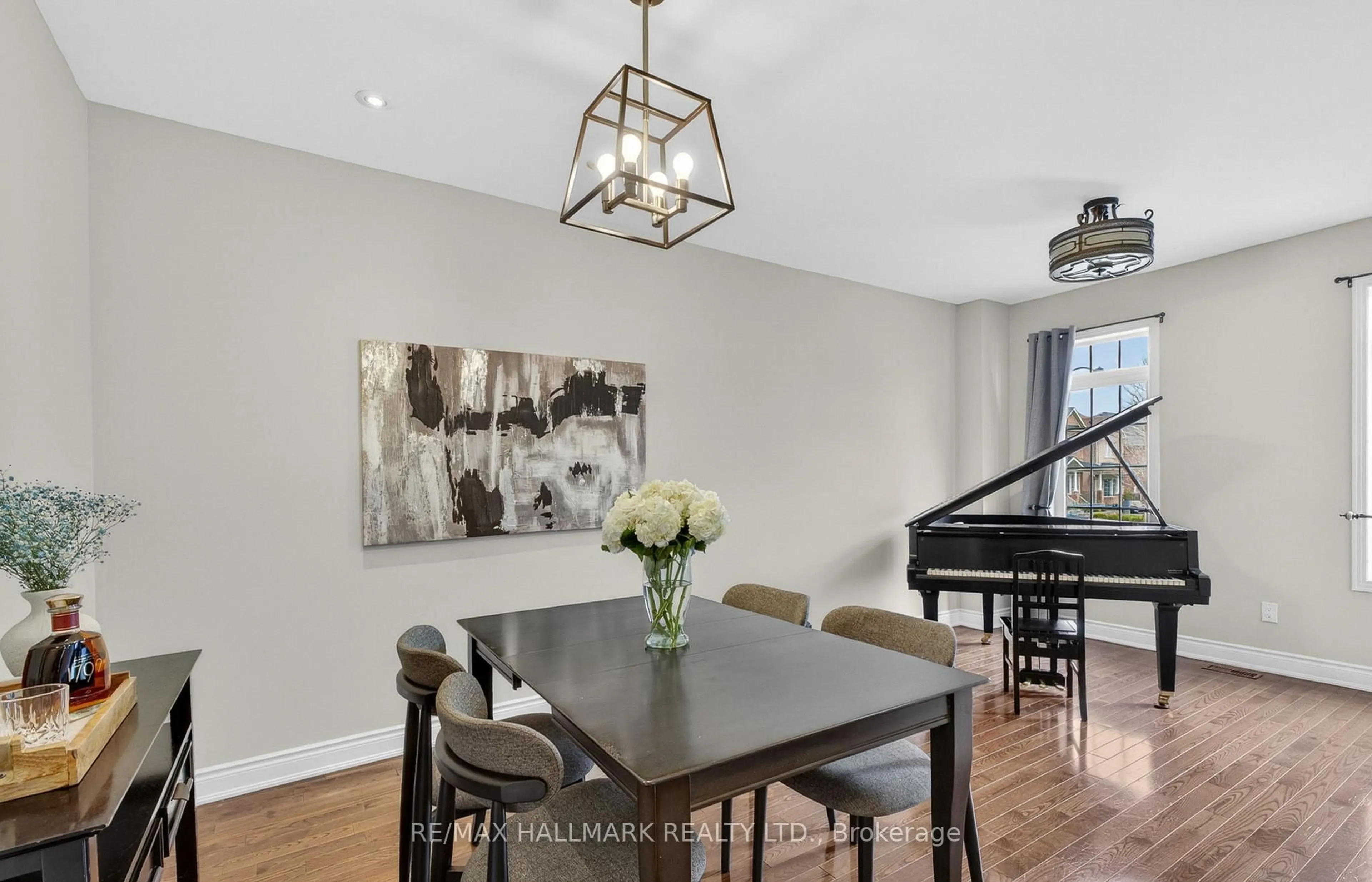 Dining room, wood/laminate floor for 374 Dowson Loop, Newmarket Ontario L3X 3G3