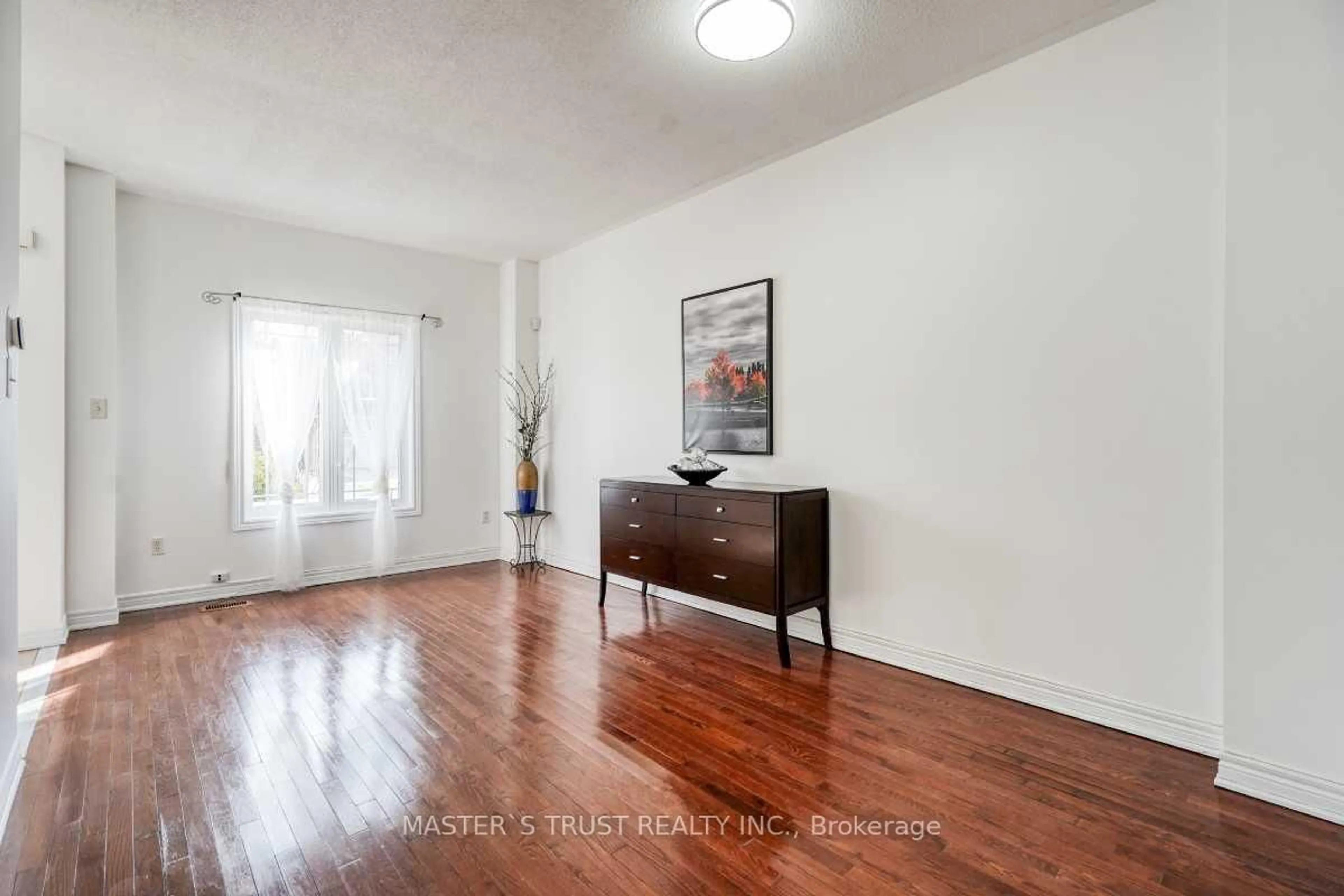 Indoor entryway for 68 Forestwood St, Richmond Hill Ontario L4S 2K3