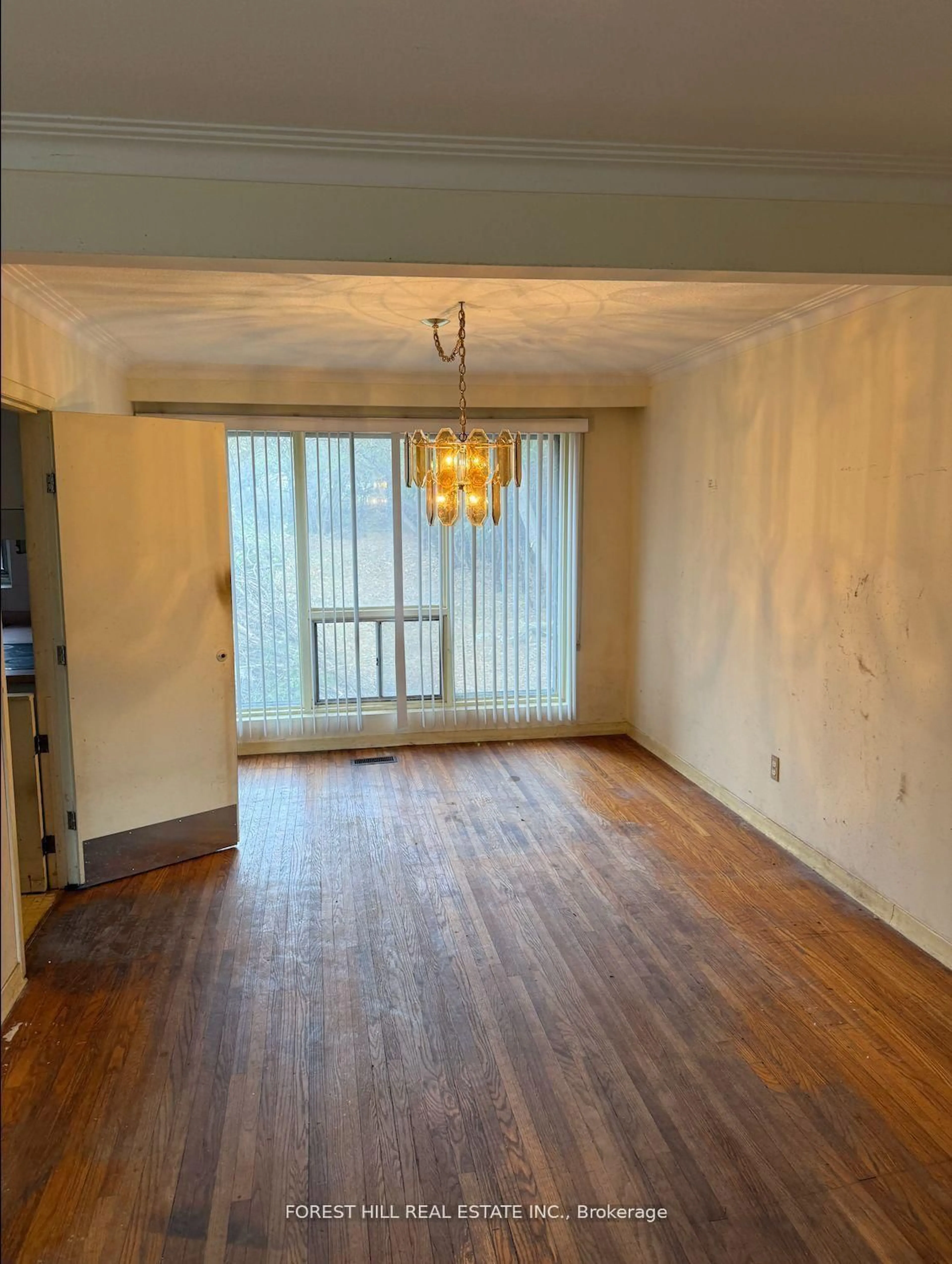 A pic of a room for 176 May Ave, Richmond Hill Ontario L4C 3S6