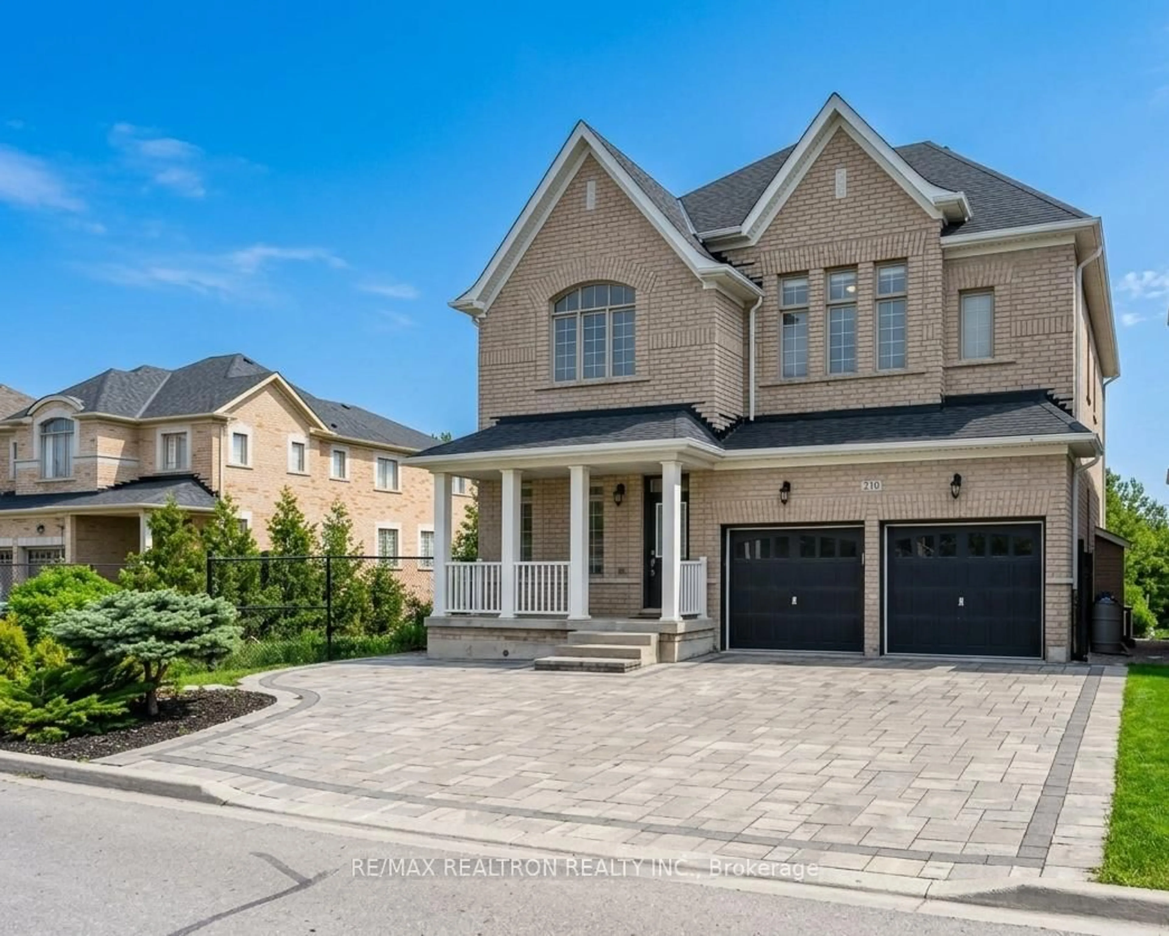 Home with brick exterior material, street for 150 Crane St, Aurora Ontario L4G 0W2