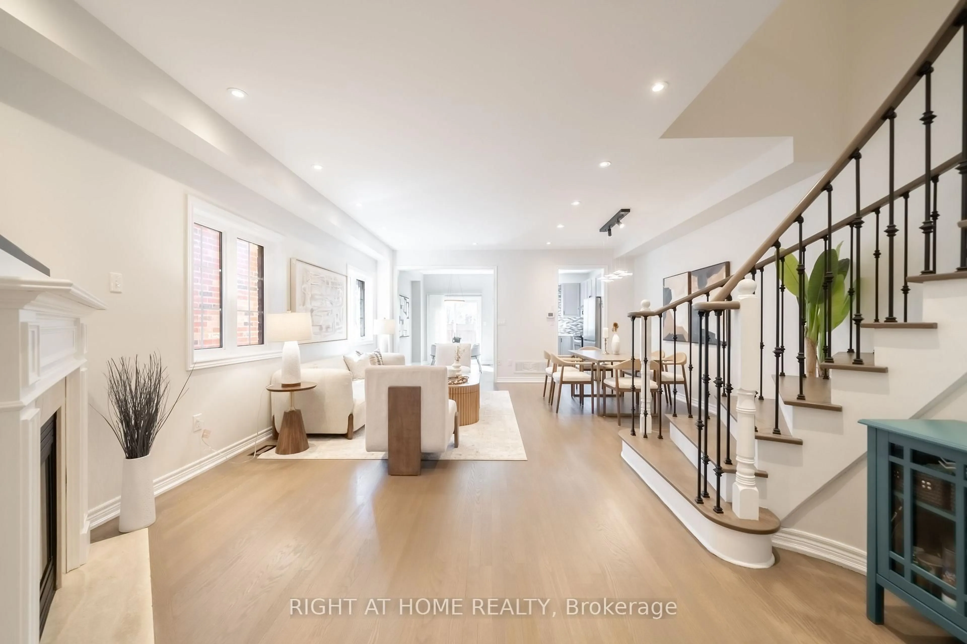 Indoor foyer for 14 Lady Loretta Lane, Vaughan Ontario L6A 4G3