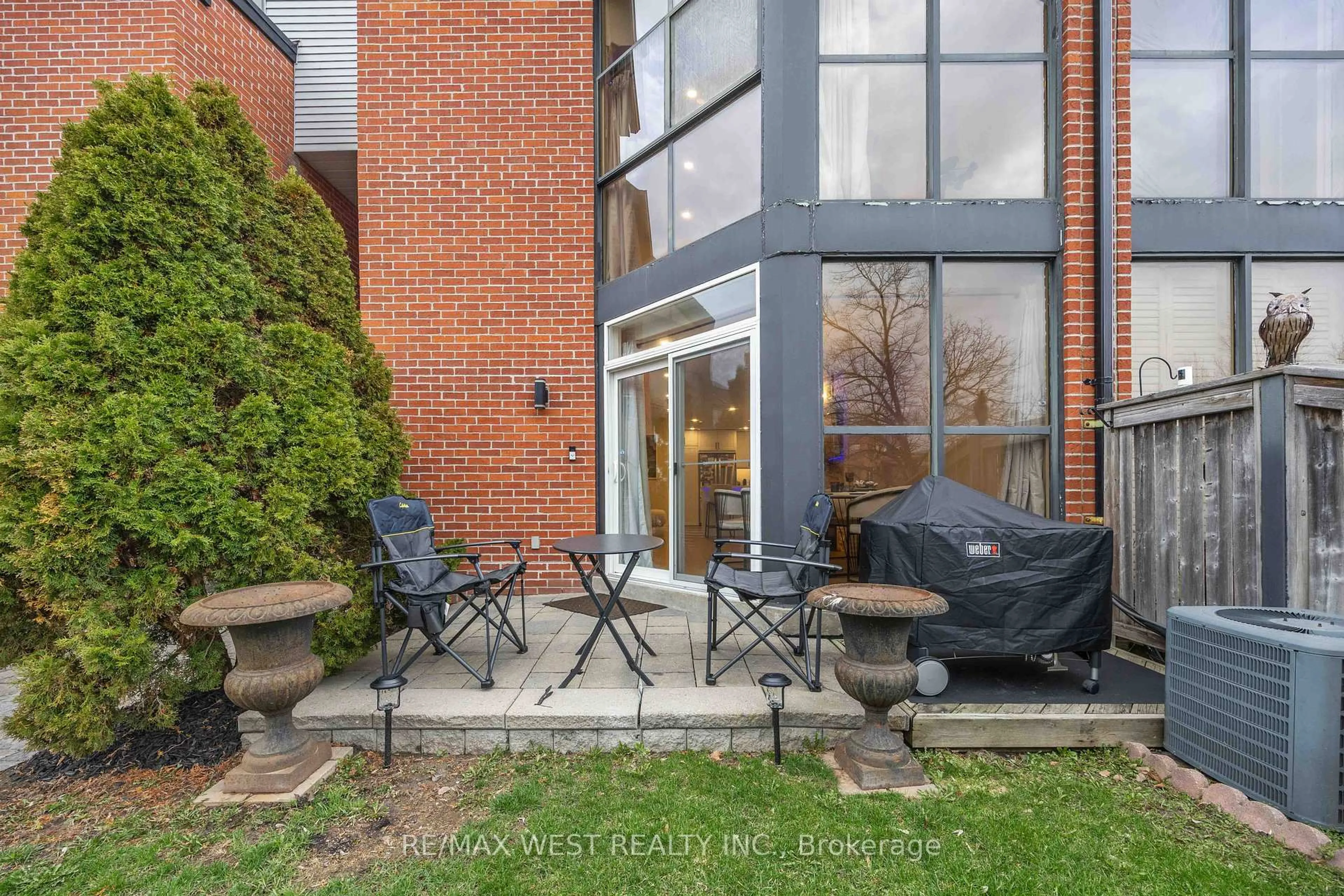 Patio, street for 100 Arbors Lane #TH #10, Vaughan Ontario L4L 7G4
