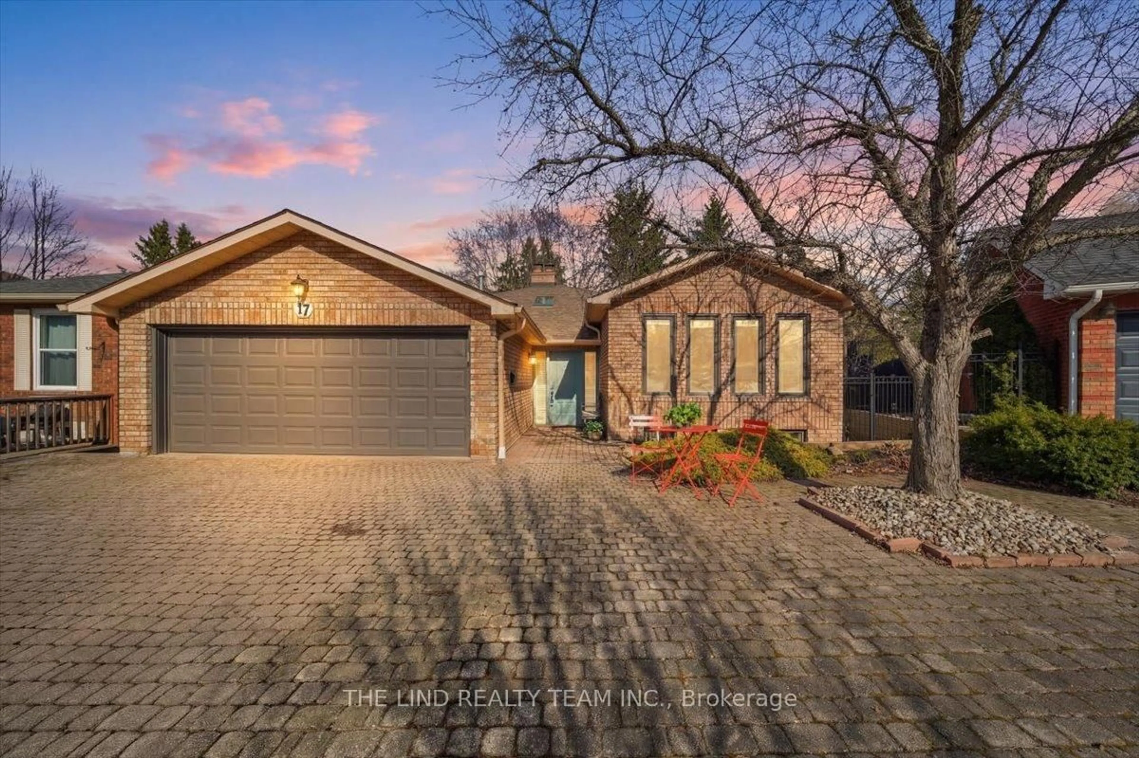 Home with brick exterior material, street for 17 April Gdns, Aurora Ontario L4G 4R7