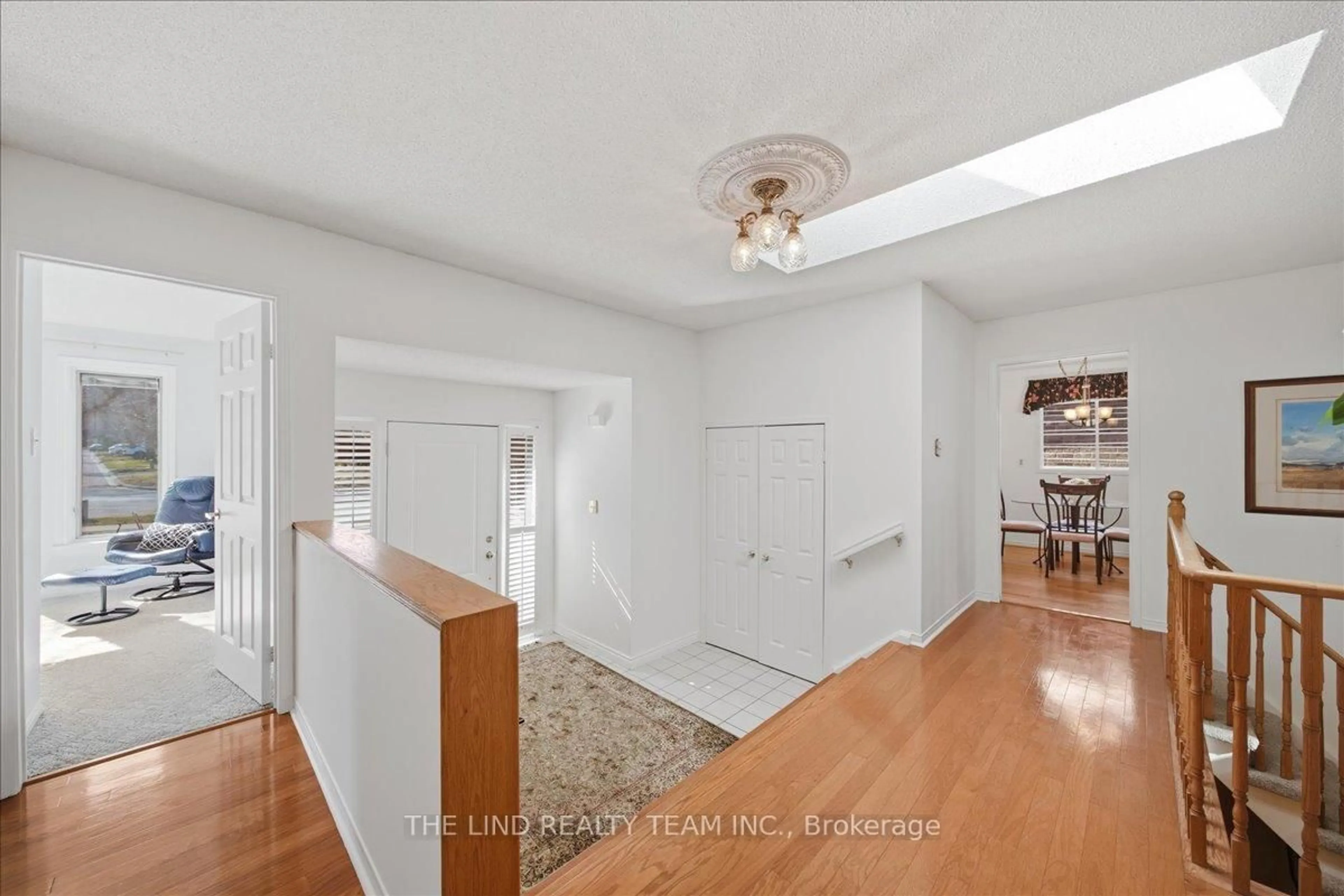 Indoor entryway for 17 April Gdns, Aurora Ontario L4G 4R7