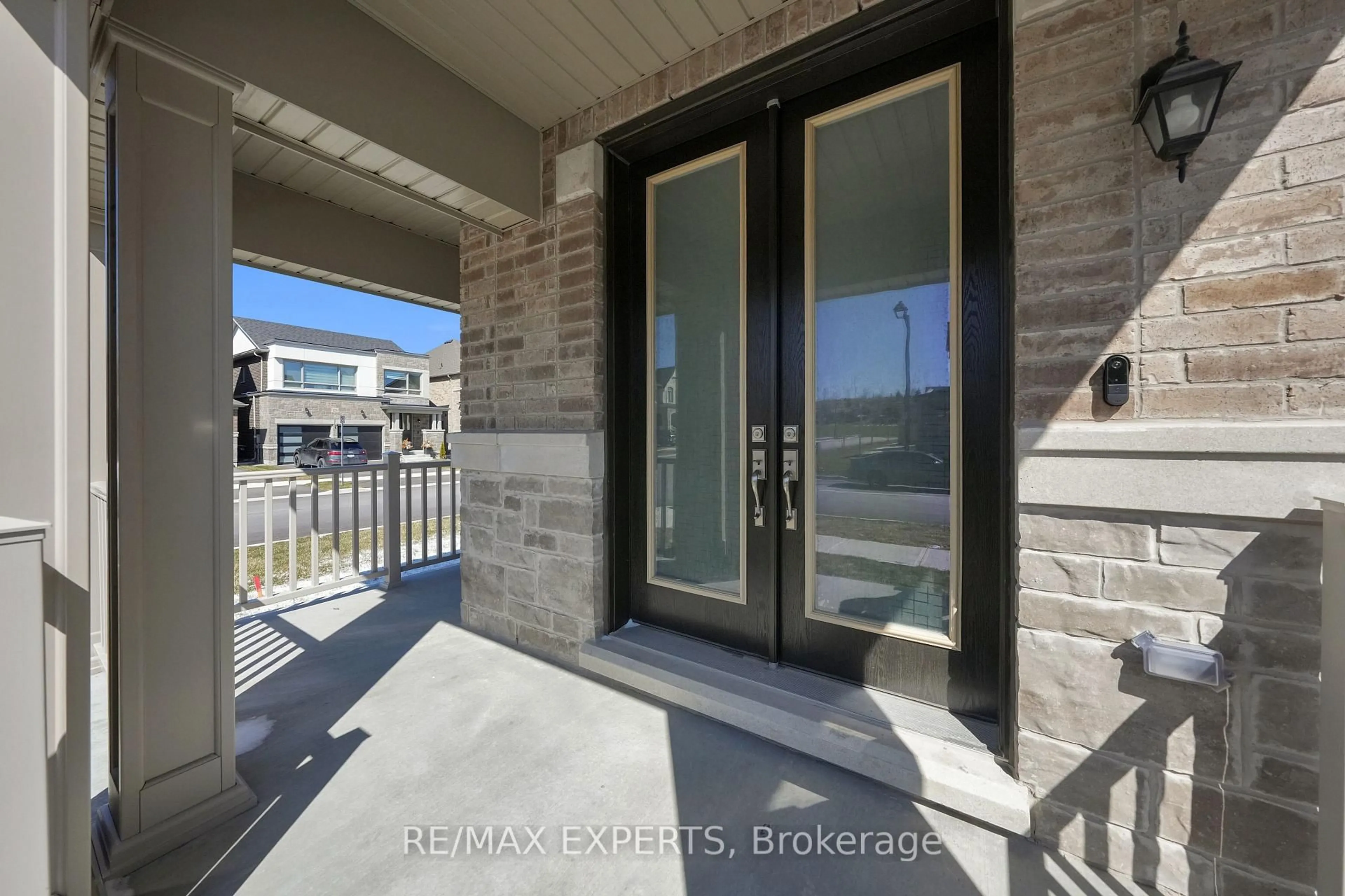 Indoor entryway for 84 Culbert Rd, Bradford West Gwillimbury Ontario L3Z 4P4