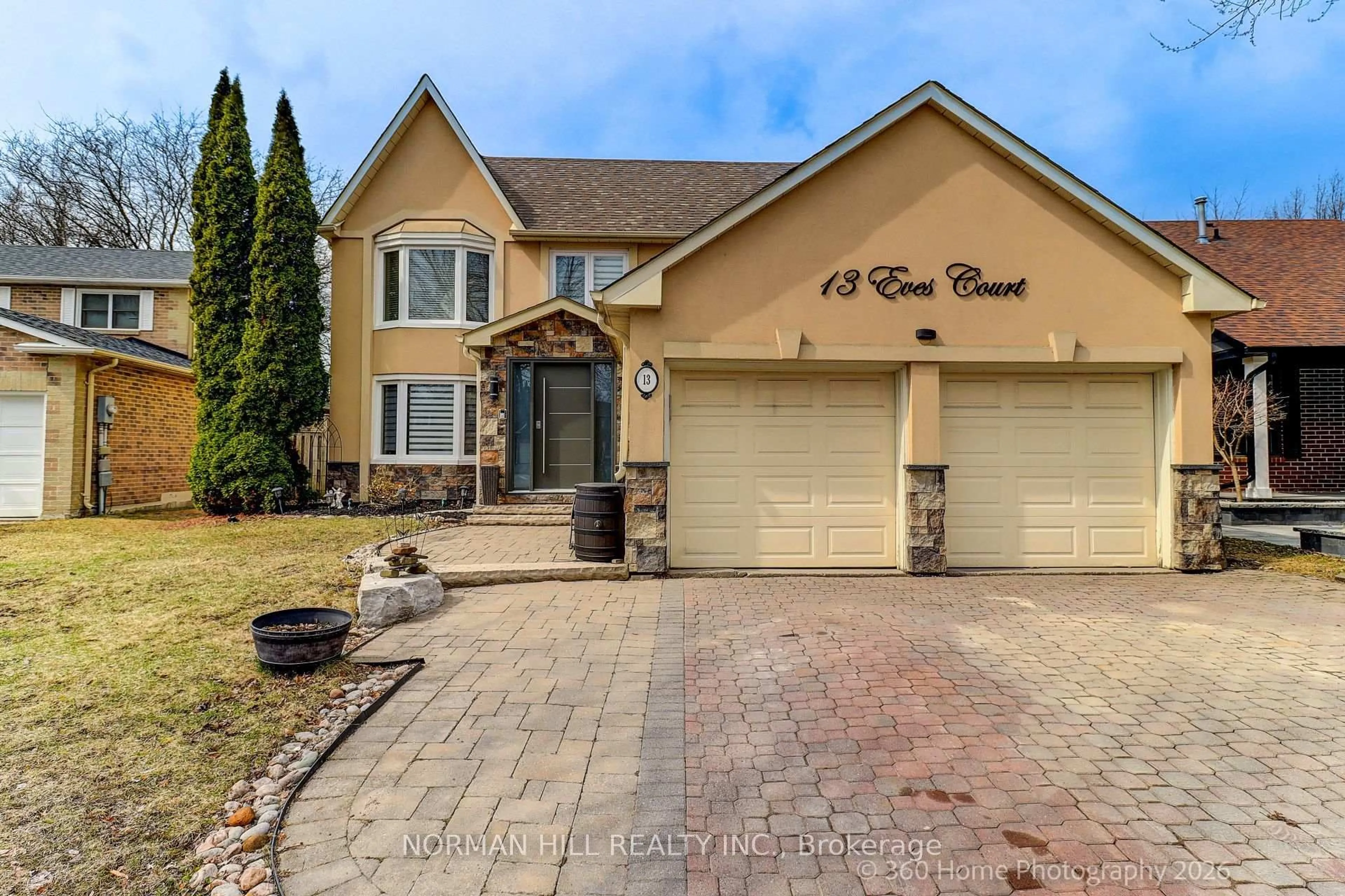 Home with brick exterior material, street for 13 Eves Crt, Newmarket Ontario L3Y 7P8