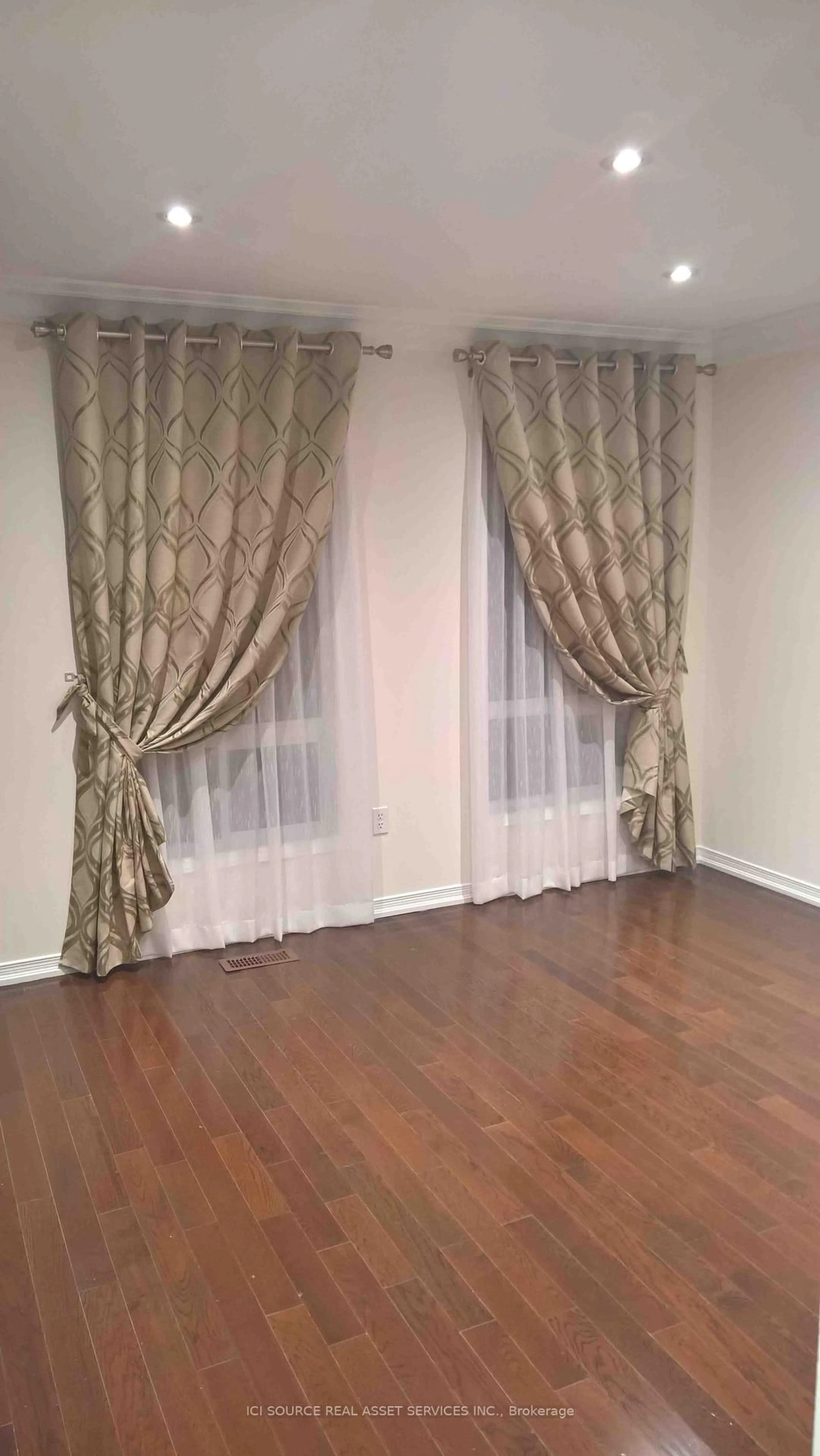 A pic of a room for 11 Levellands Cres, Richmond Hill Ontario L4B 0A5