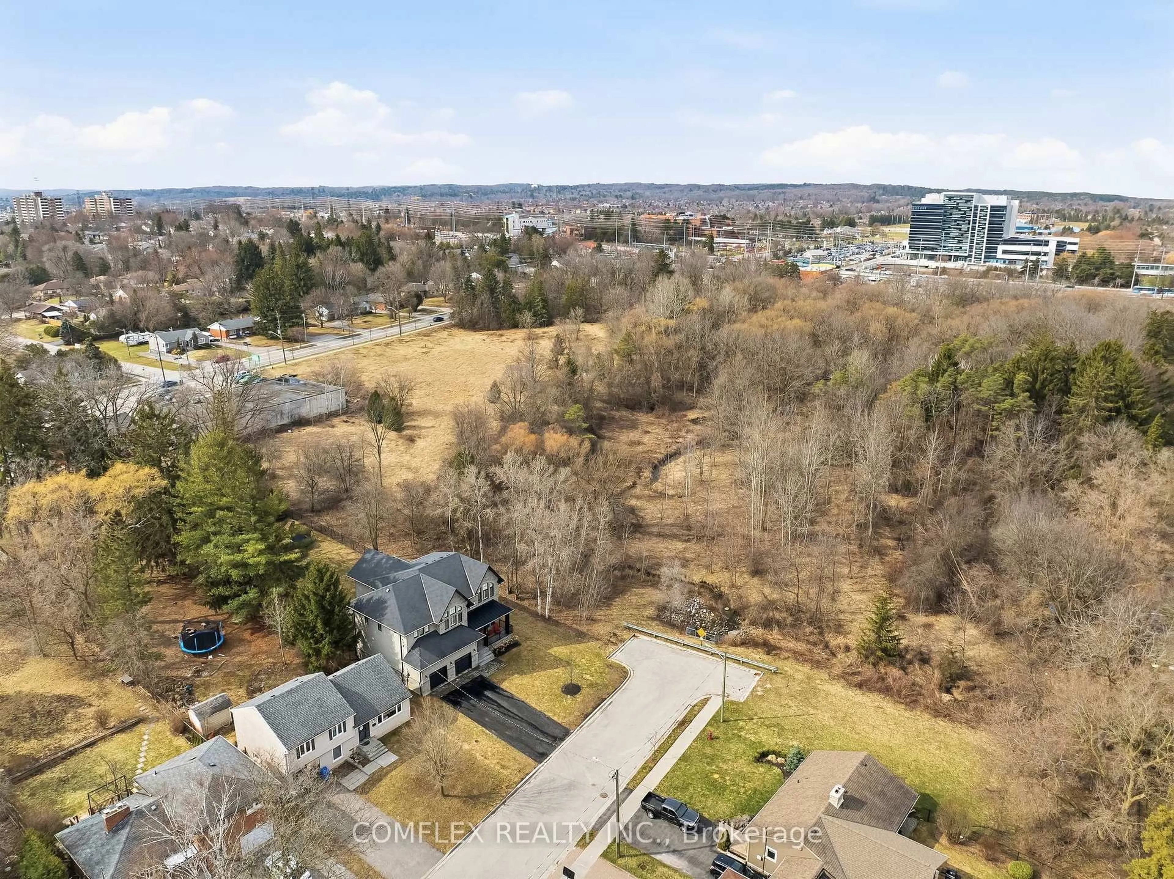 A pic from outside/outdoor area/front of a property/back of a property/a pic from drone, unknown for 108 Avenue Rd, Newmarket Ontario L3Y 1N3